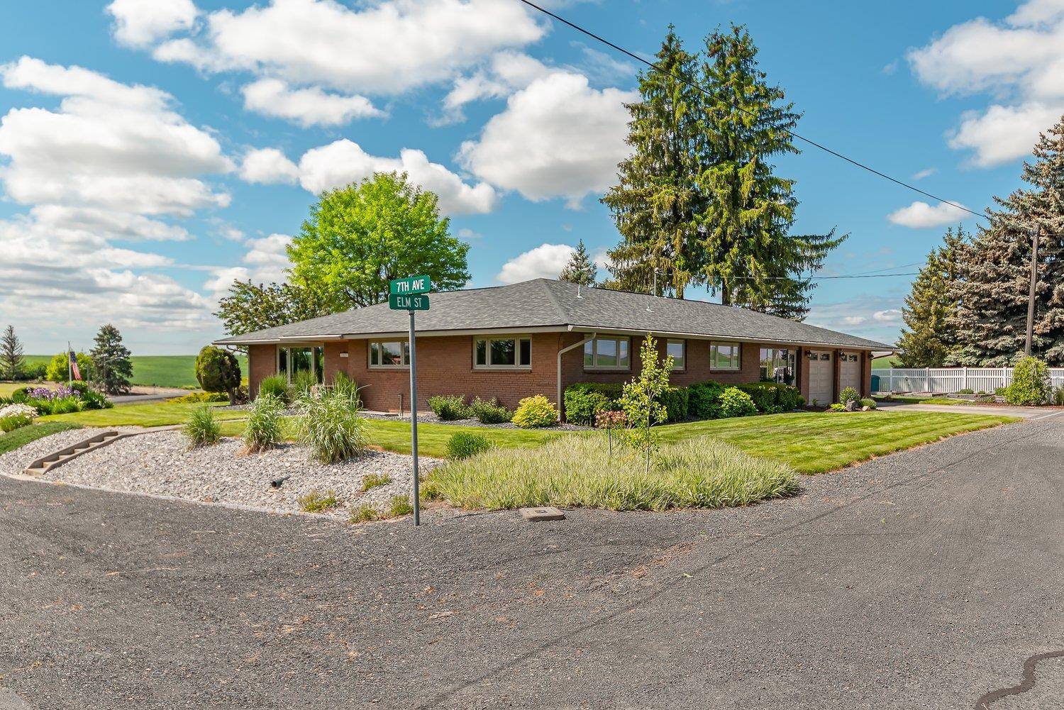 17 N 7th St, Almira, WA 99103