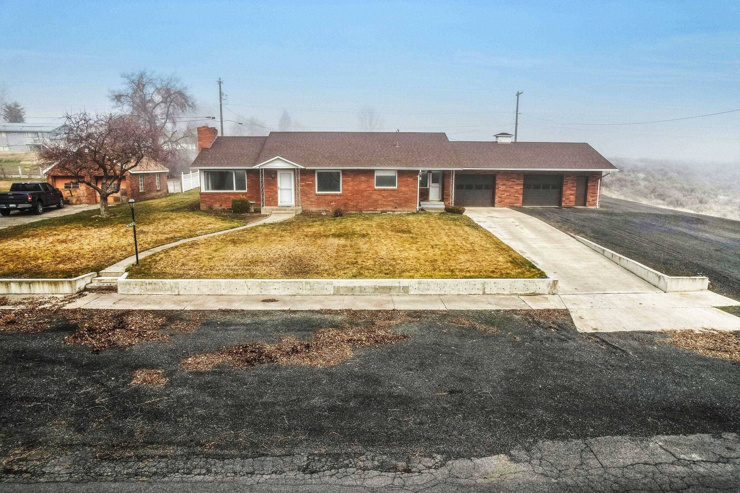 319 E 3rd Ave, Lind, WA 99341