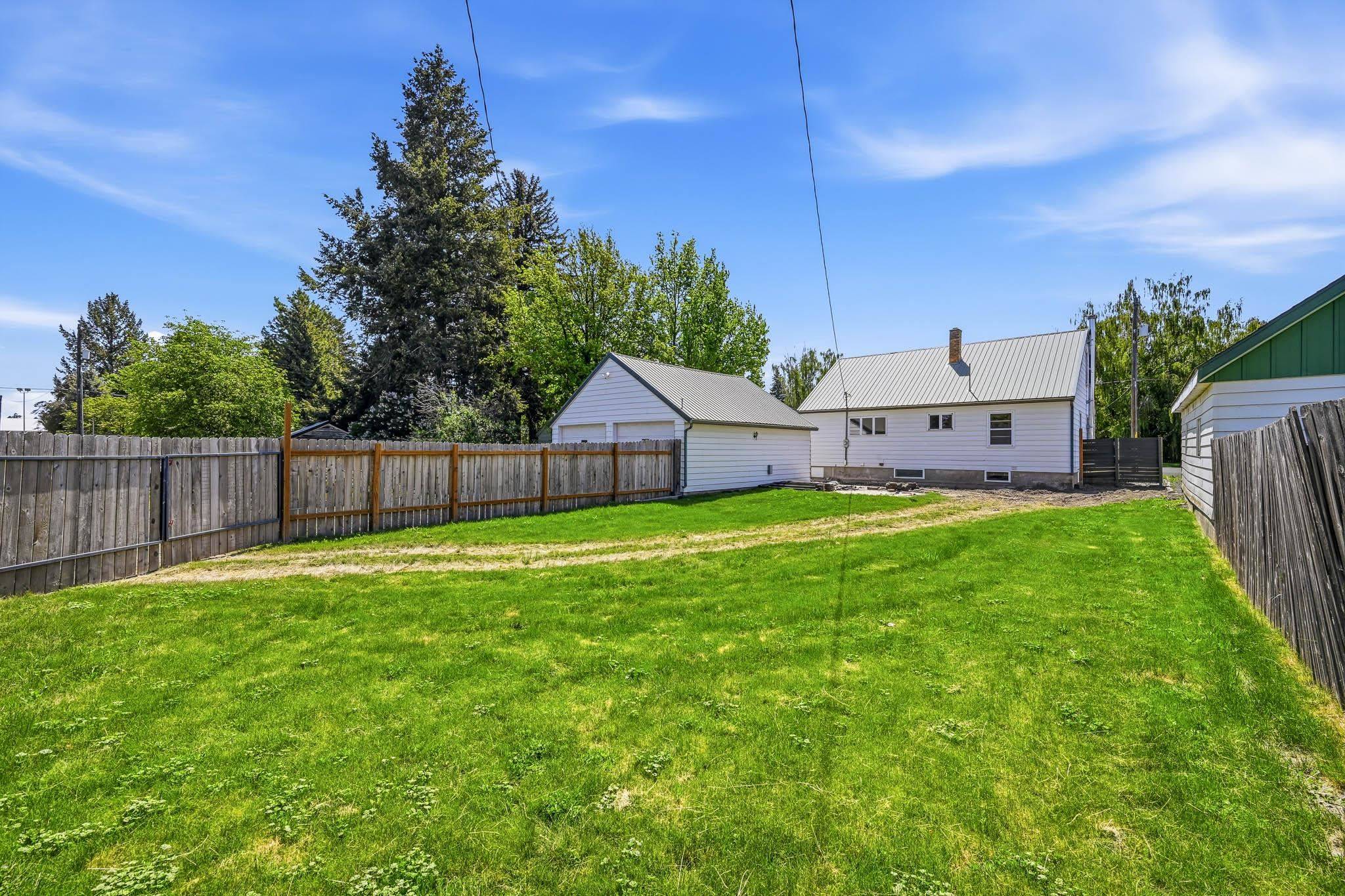 306 W Steptoe Ave, Oakesdale, WA 99158