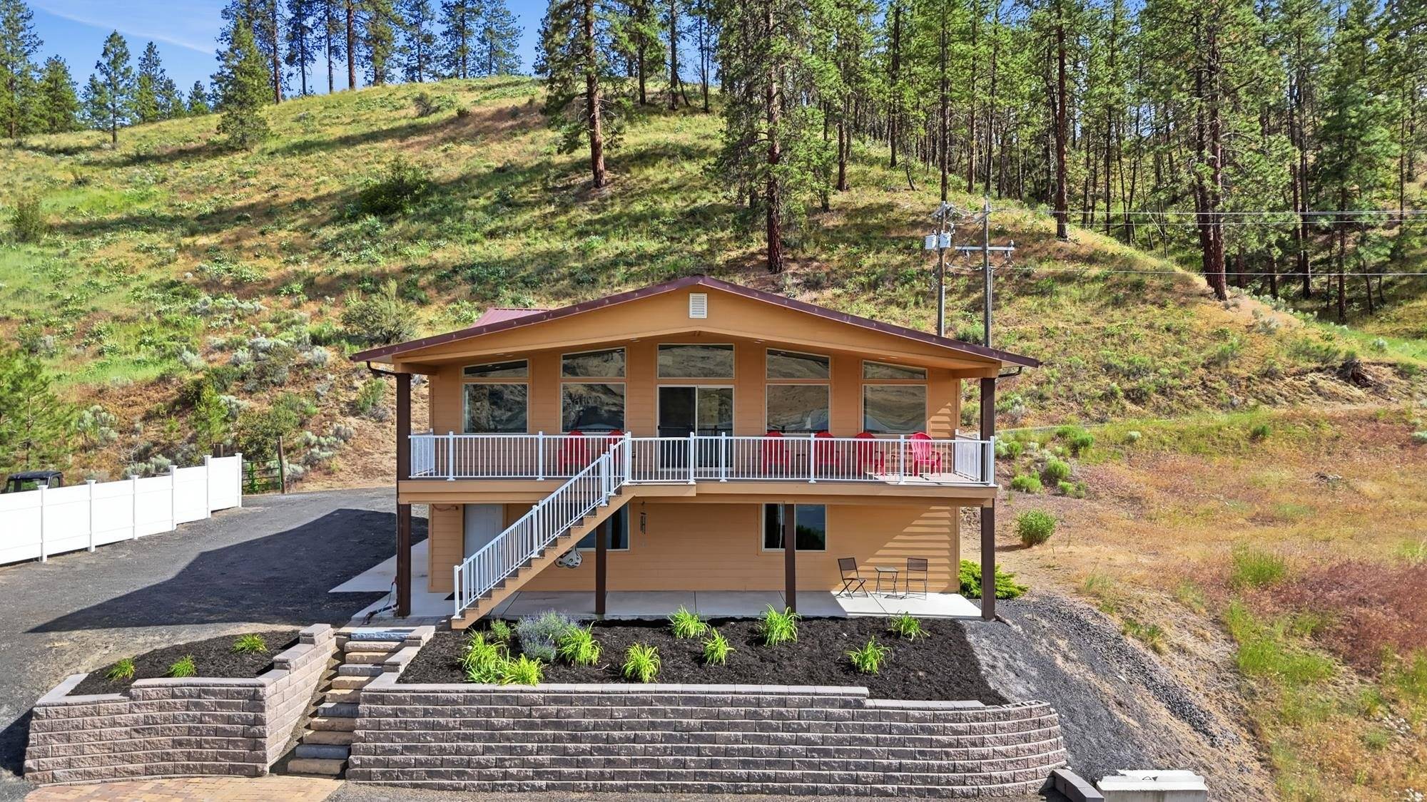 45368 Hanson Harbor N Rd, Wilbur, WA 99185