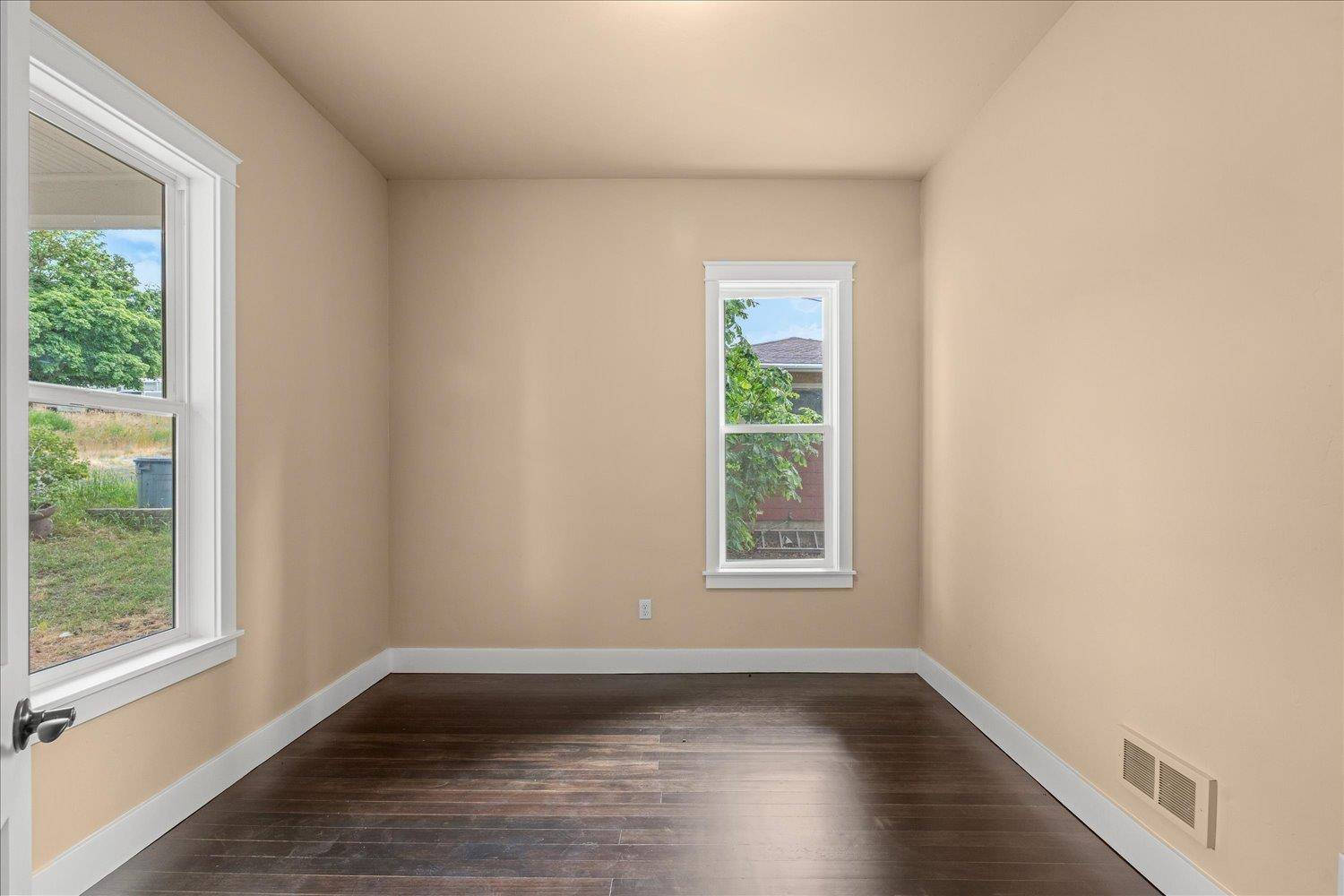16647 N Oregon St, Edwall, WA 99008