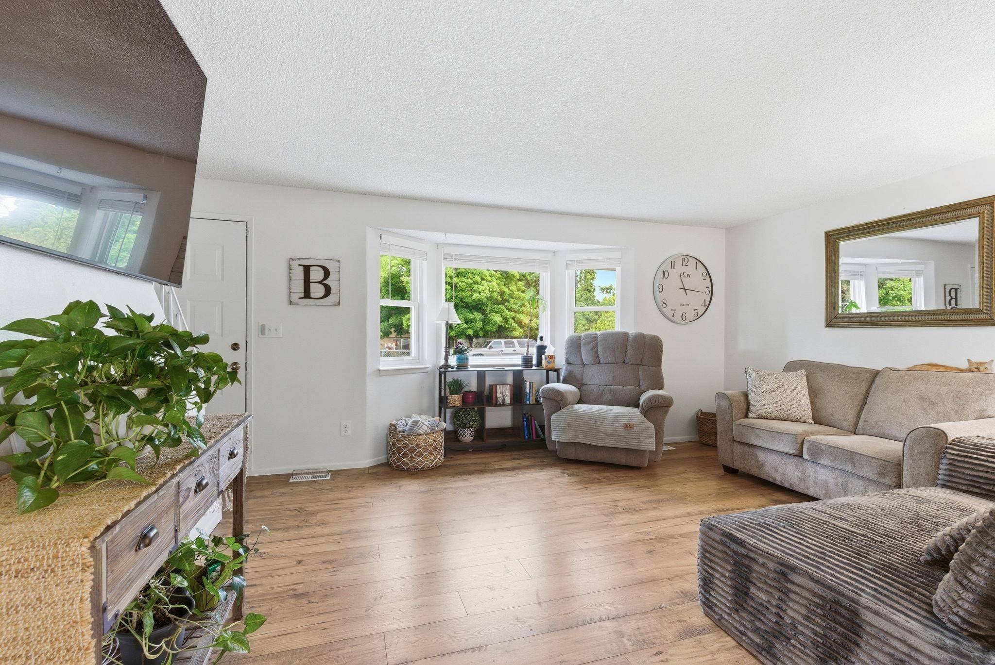 26821 E Eastland Ave, Newman Lake, WA 99025