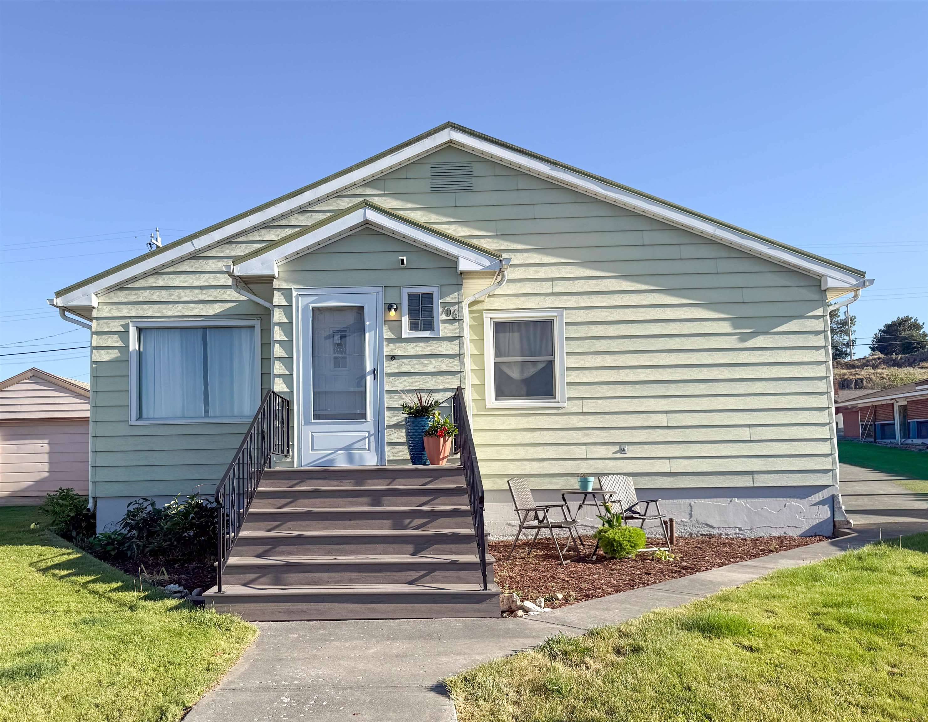706 E 2nd Ave, Odessa, WA 99159