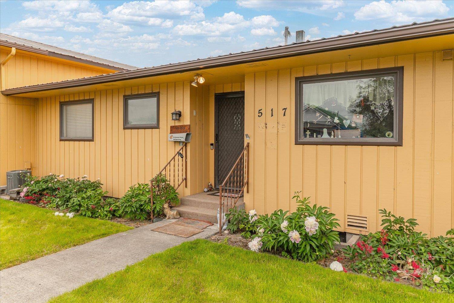 517 W 4th St, Sprague, WA 99032