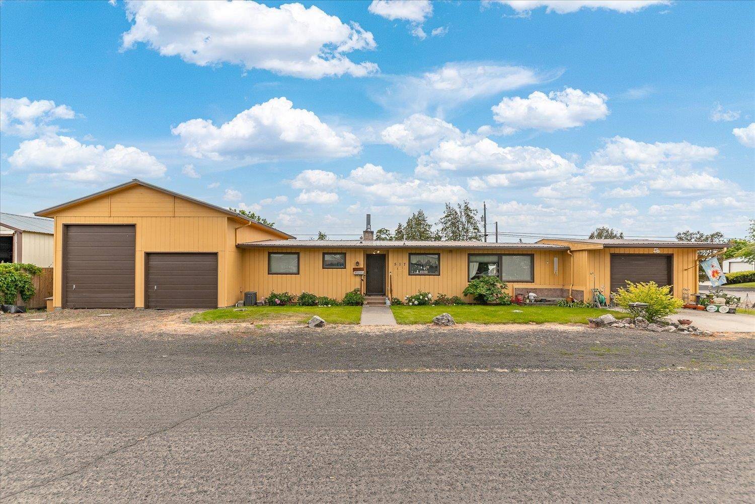 517 W 4th St, Sprague, WA 99032