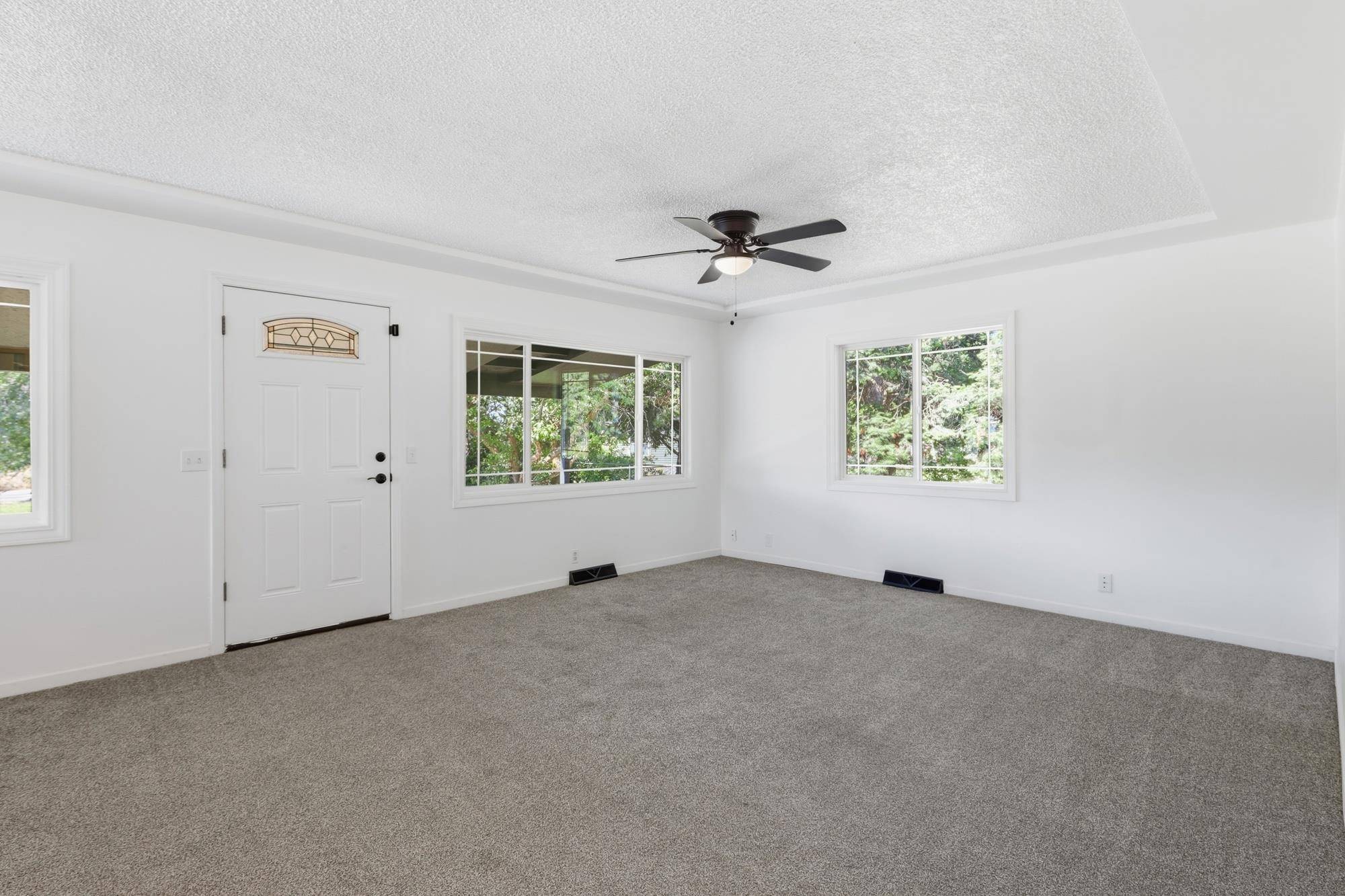 25815 E River Rd, Otis Orchards, WA 99027