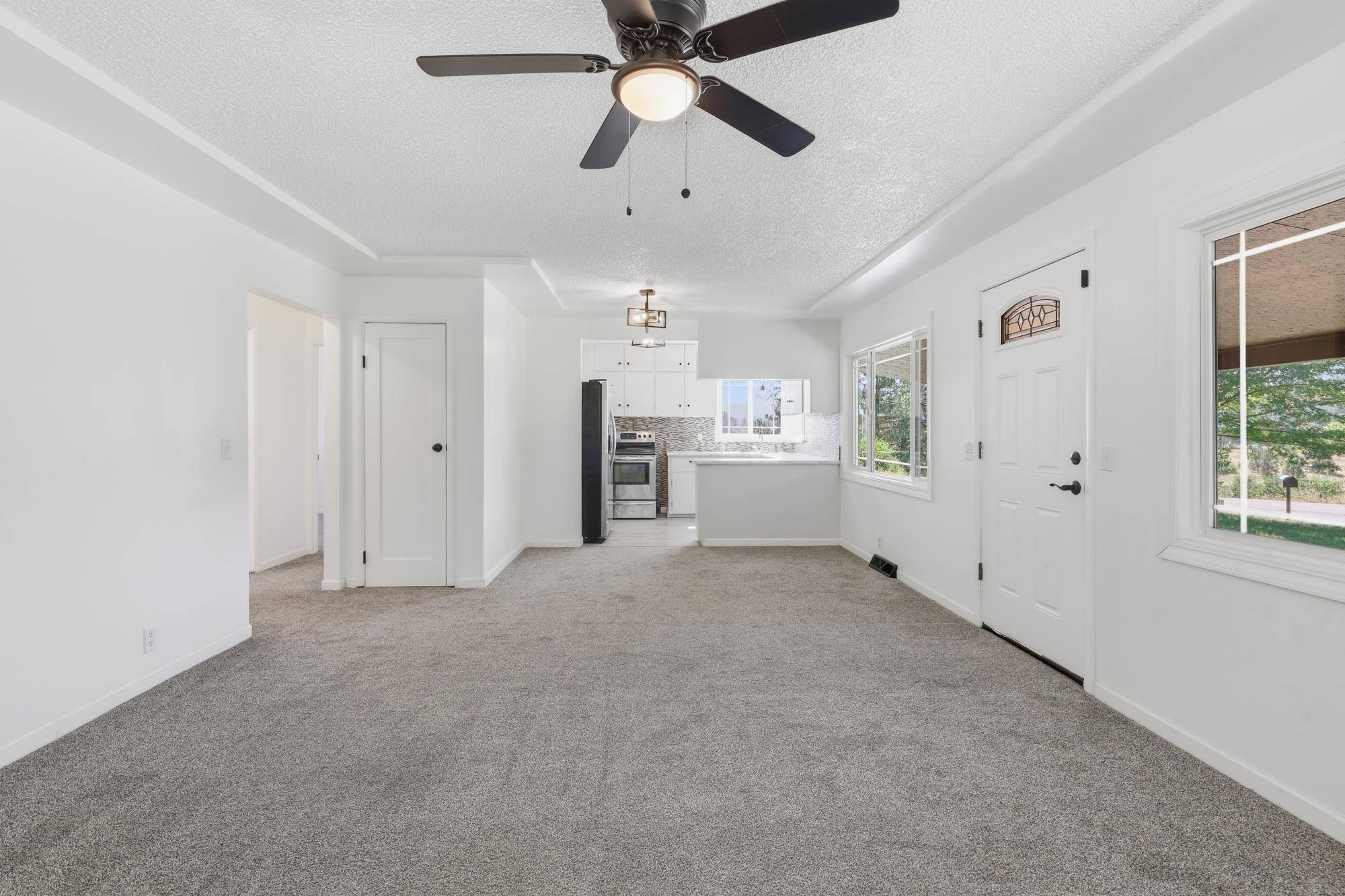 25815 E River Rd, Otis Orchards, WA 99027
