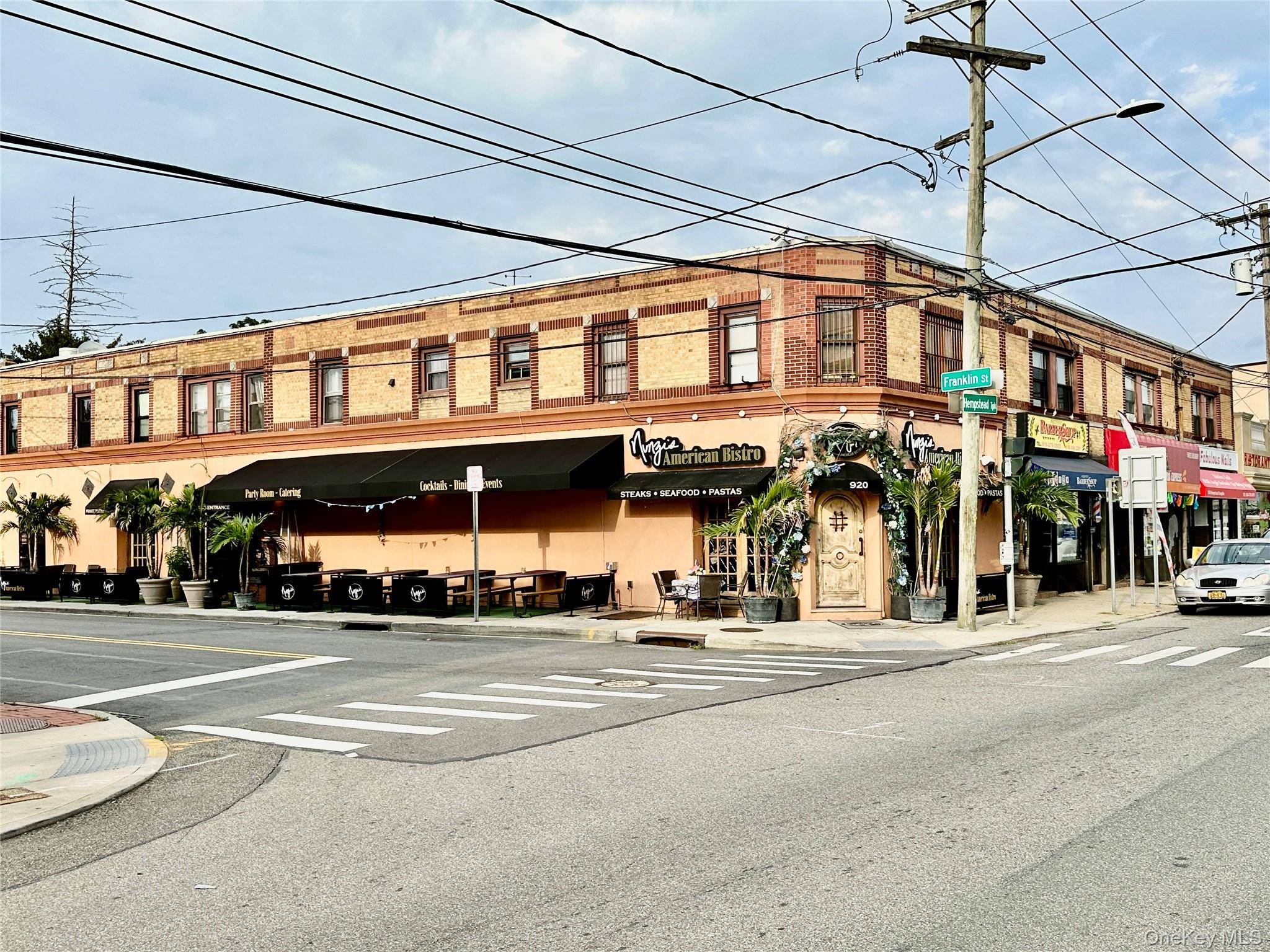 918 Hempstead TPKE #6, Franklin Square, NY 11010