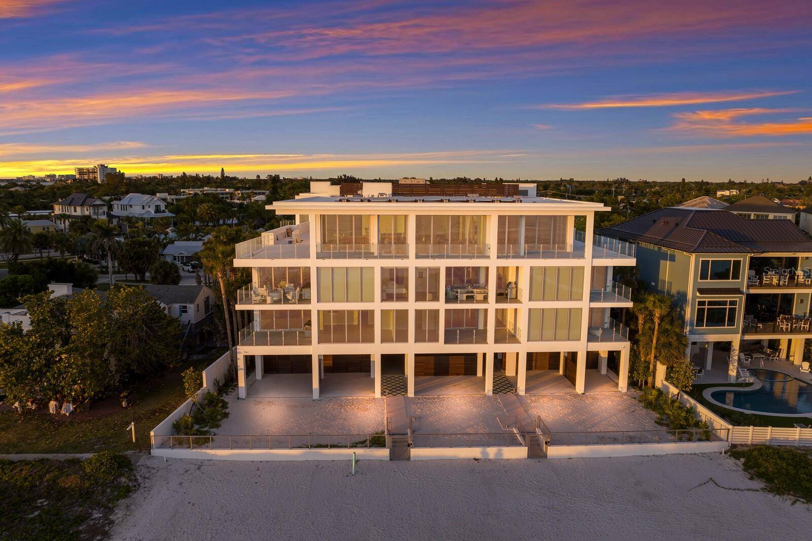 84 AVENIDA VENECCIA #202 & 203, Sarasota, FL 34242