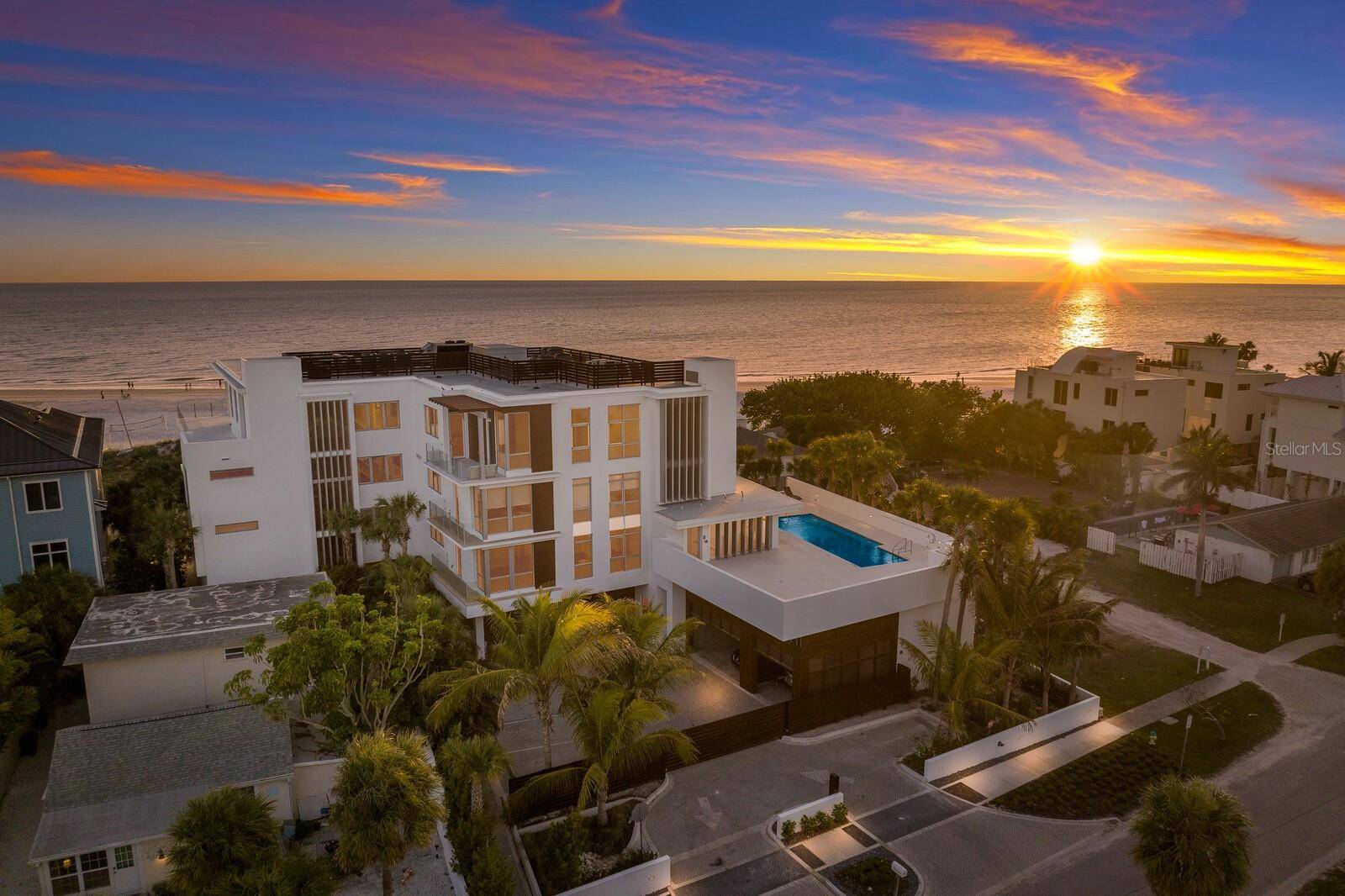 84 AVENIDA VENECCIA #202 & 203, Sarasota, FL 34242