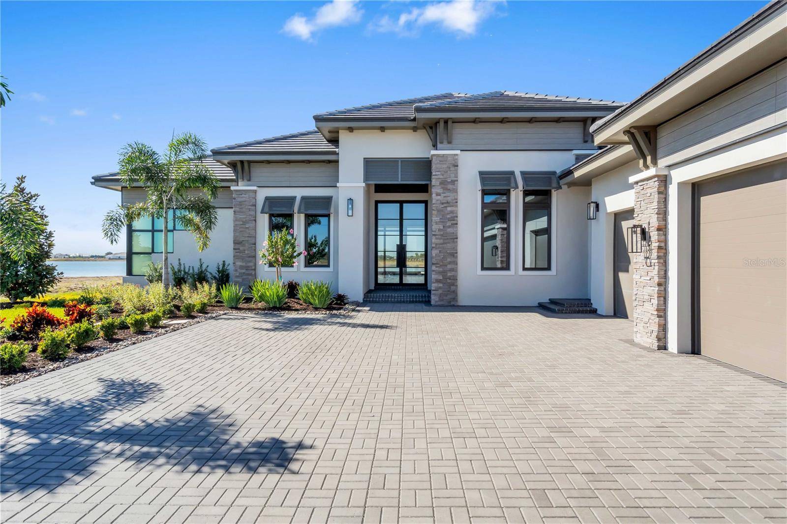 1018 BLUE SHELL LOOP, Sarasota, FL 34240