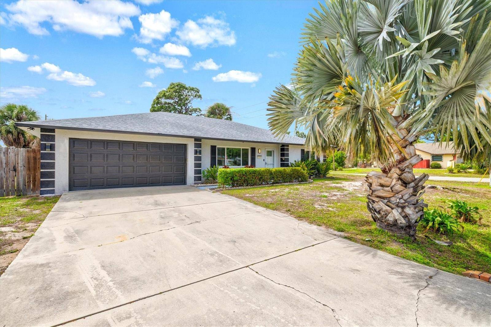 3310 SIESTA DR, Venice, FL 34293