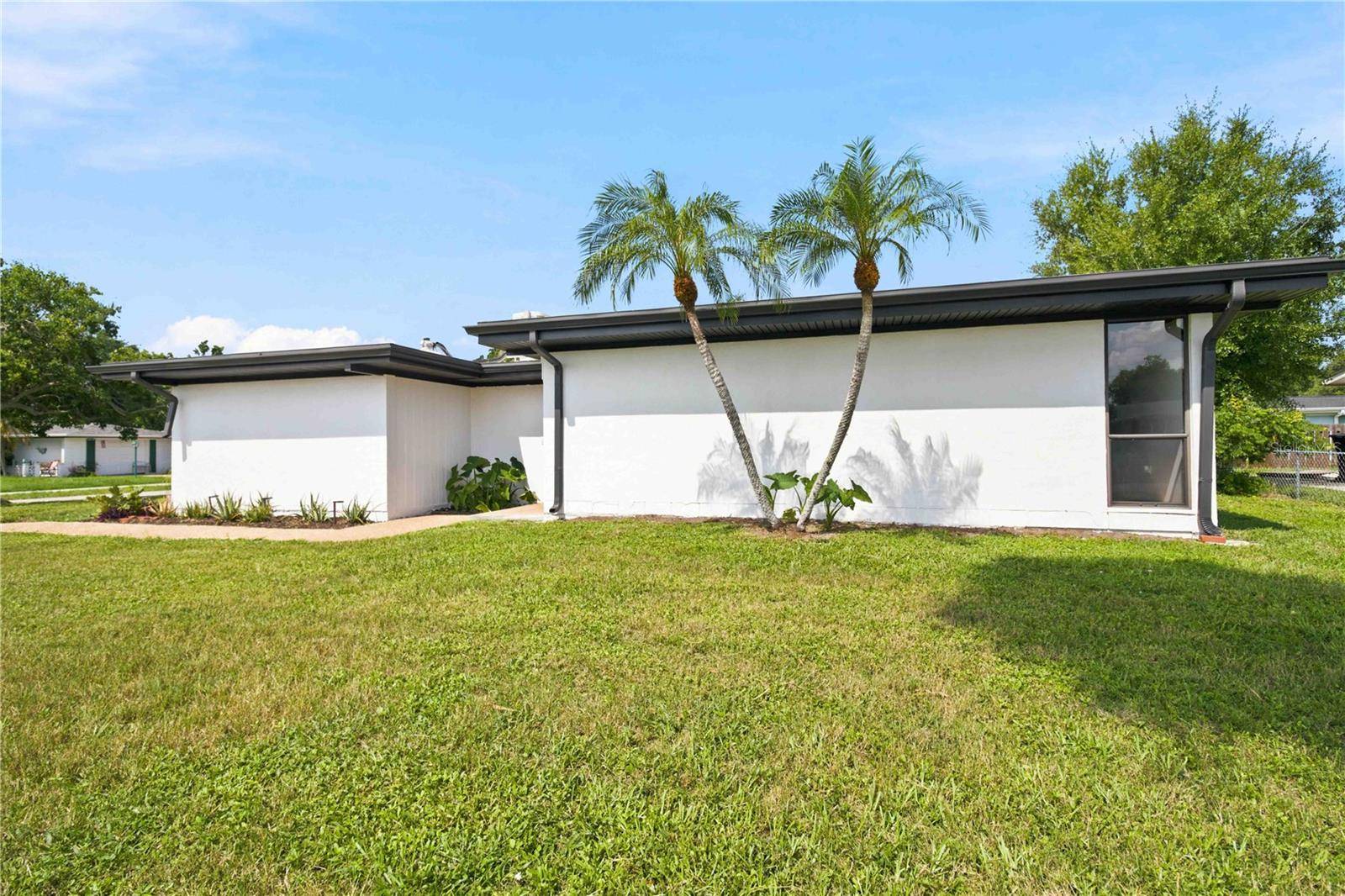 6332 PAULINE AVE, Sarasota, FL 34231