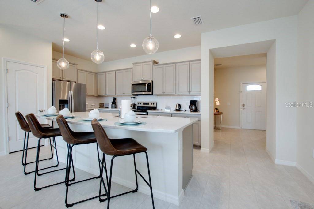8916 SYDNEY AVE, Kissimmee, FL 34747