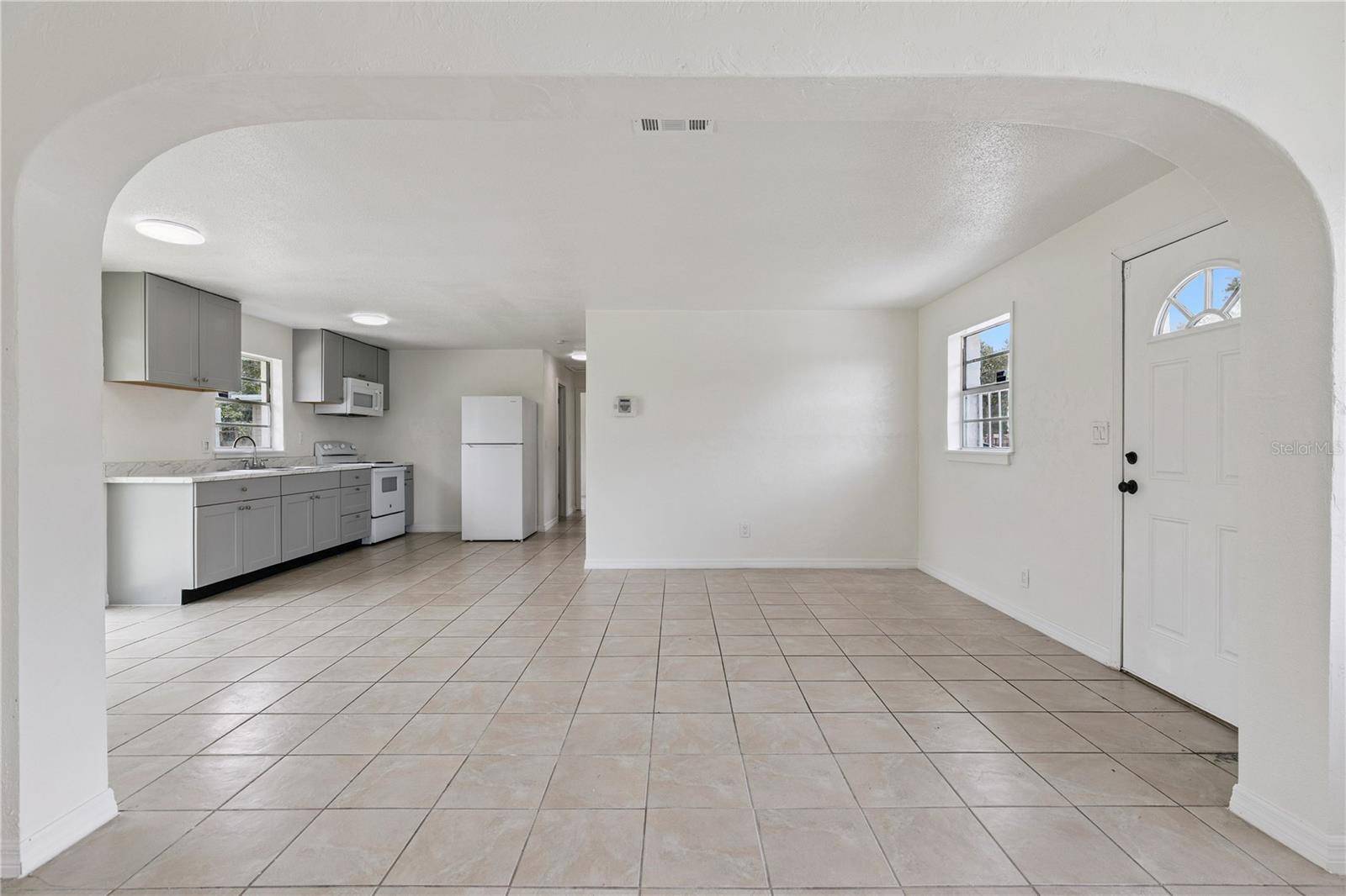 875 LOOMIS AVE, Daytona Beach, FL 32114