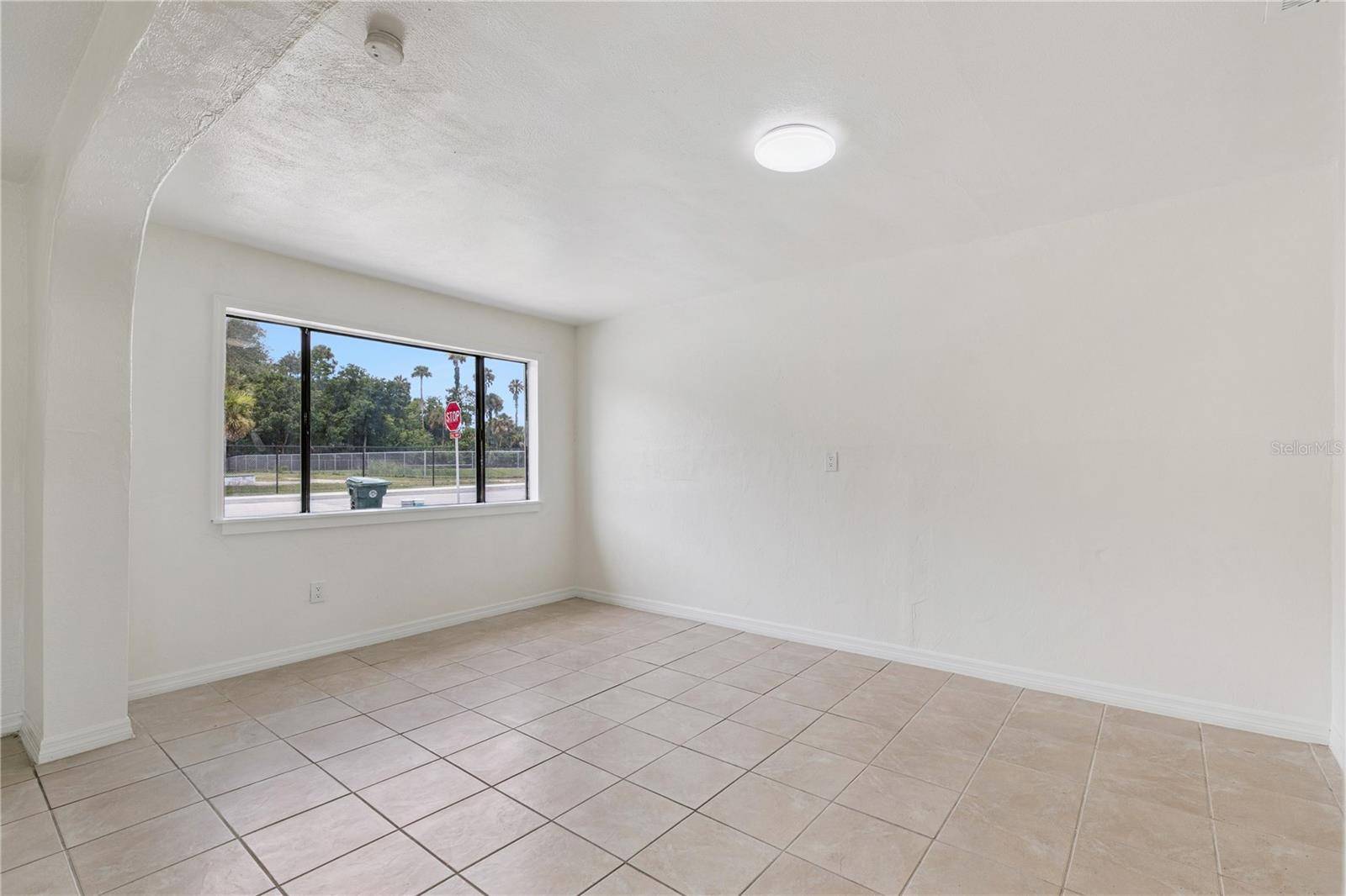 875 LOOMIS AVE, Daytona Beach, FL 32114