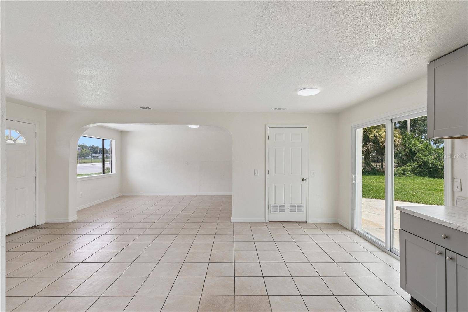 875 LOOMIS AVE, Daytona Beach, FL 32114