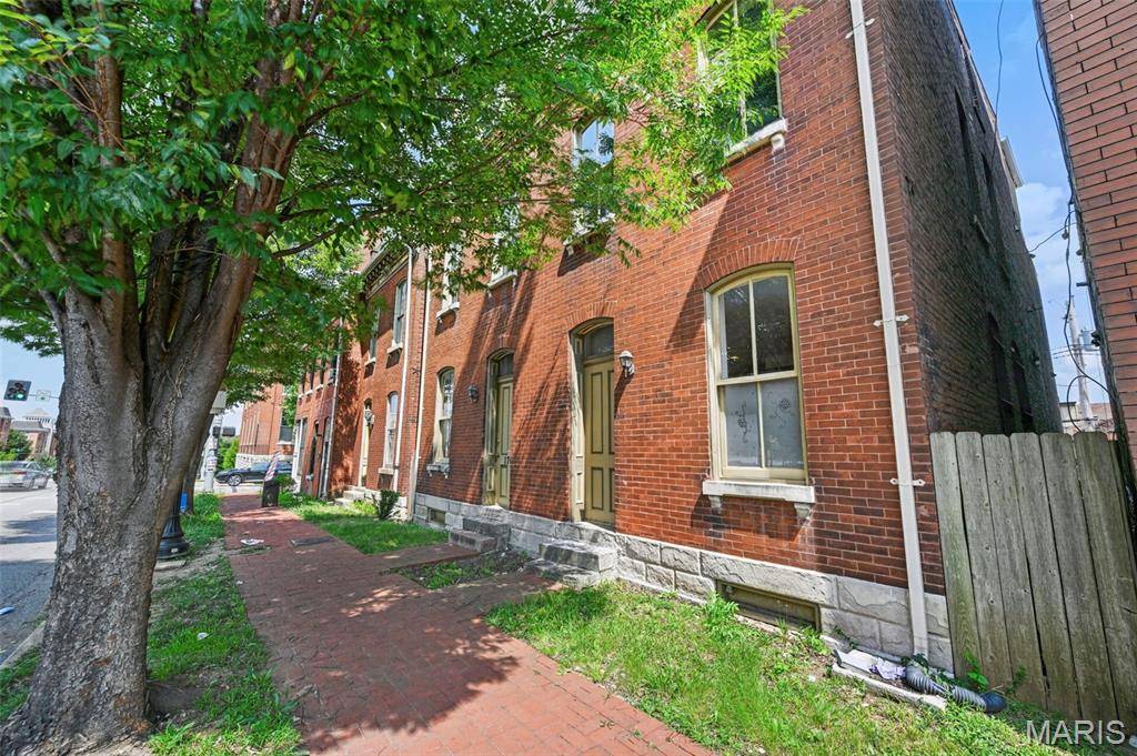 1704 S Tucker BLVD, St Louis, MO 63104