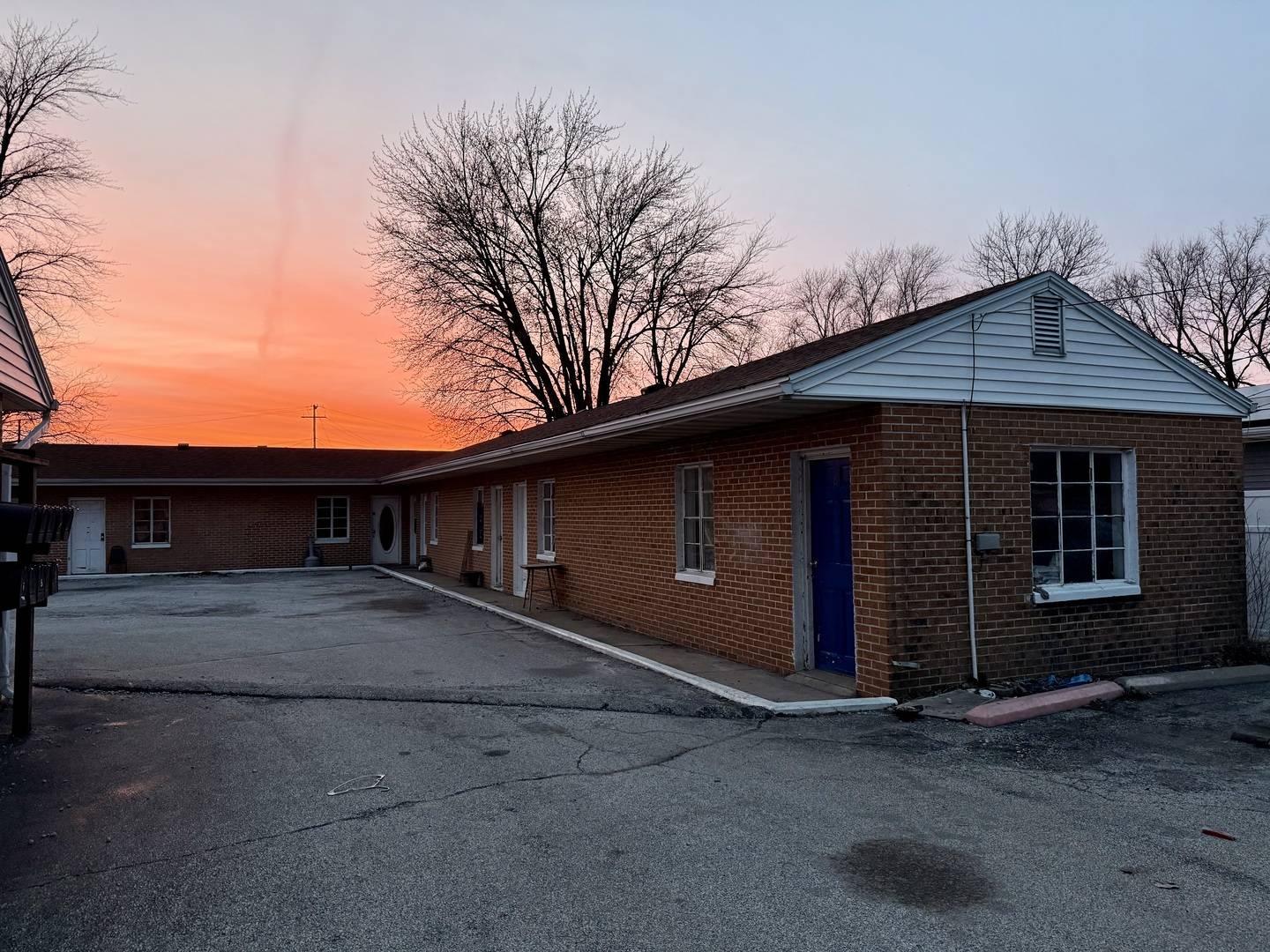 901 State Route 10 West, Clinton, IL 61727