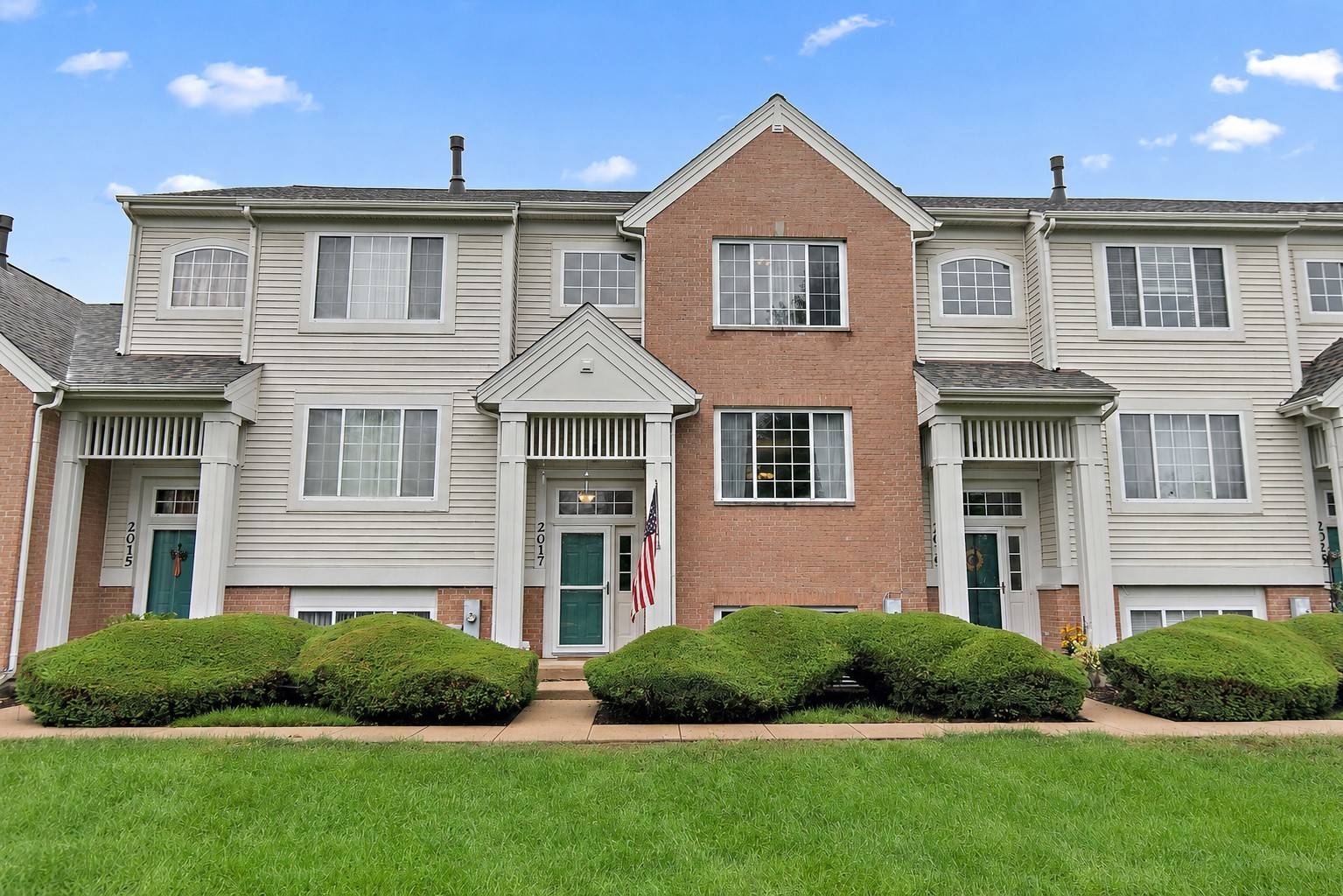 2017 Concord DR, Mchenry, IL 60050