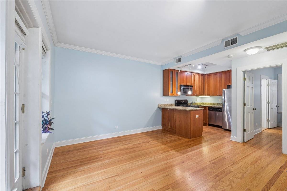 2241.5 N Lincoln AVE #2E, Chicago, IL 60614