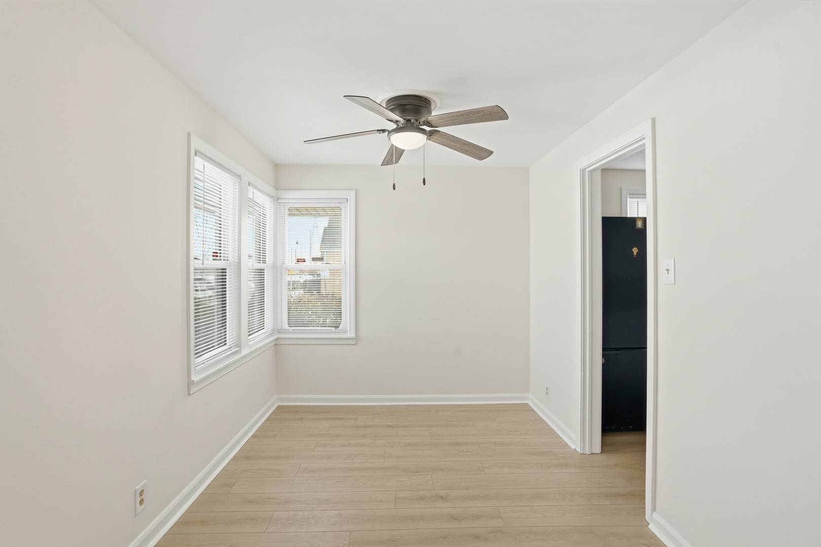 11056 S State Line RD, Chicago, IL 60617