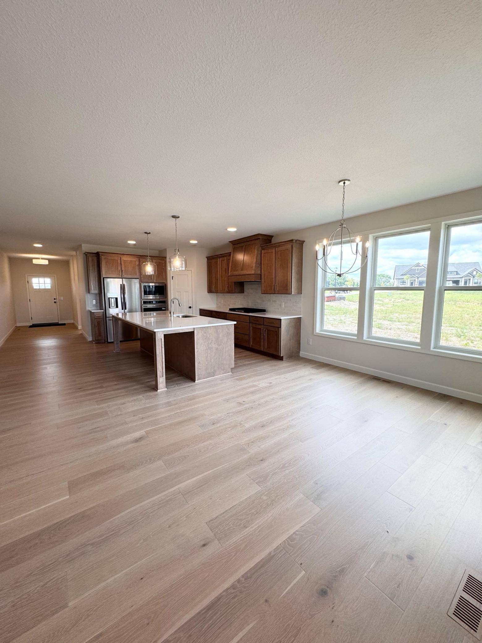 18661 Icebox LN, Lakeville, MN 55044