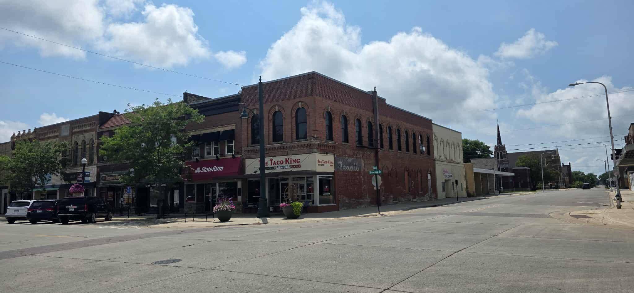 104 S Broadway AVE, Albert Lea, MN 56007