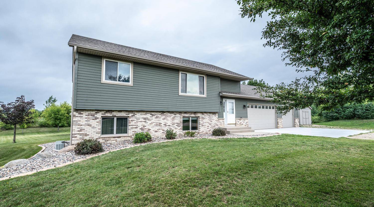 11100 Dupont CT, Elko New Market, MN 55020