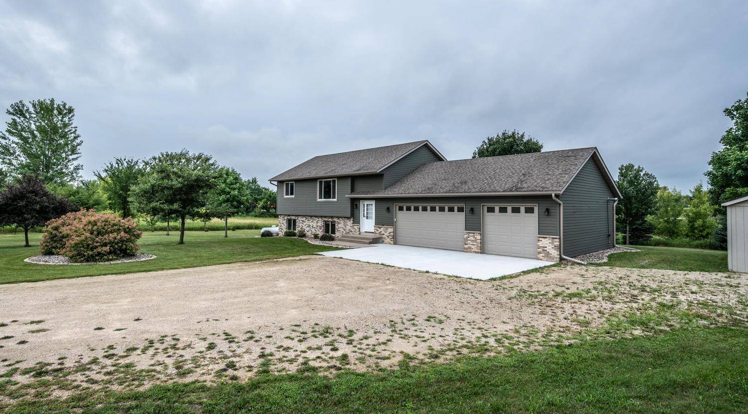 11100 Dupont CT, Elko New Market, MN 55020