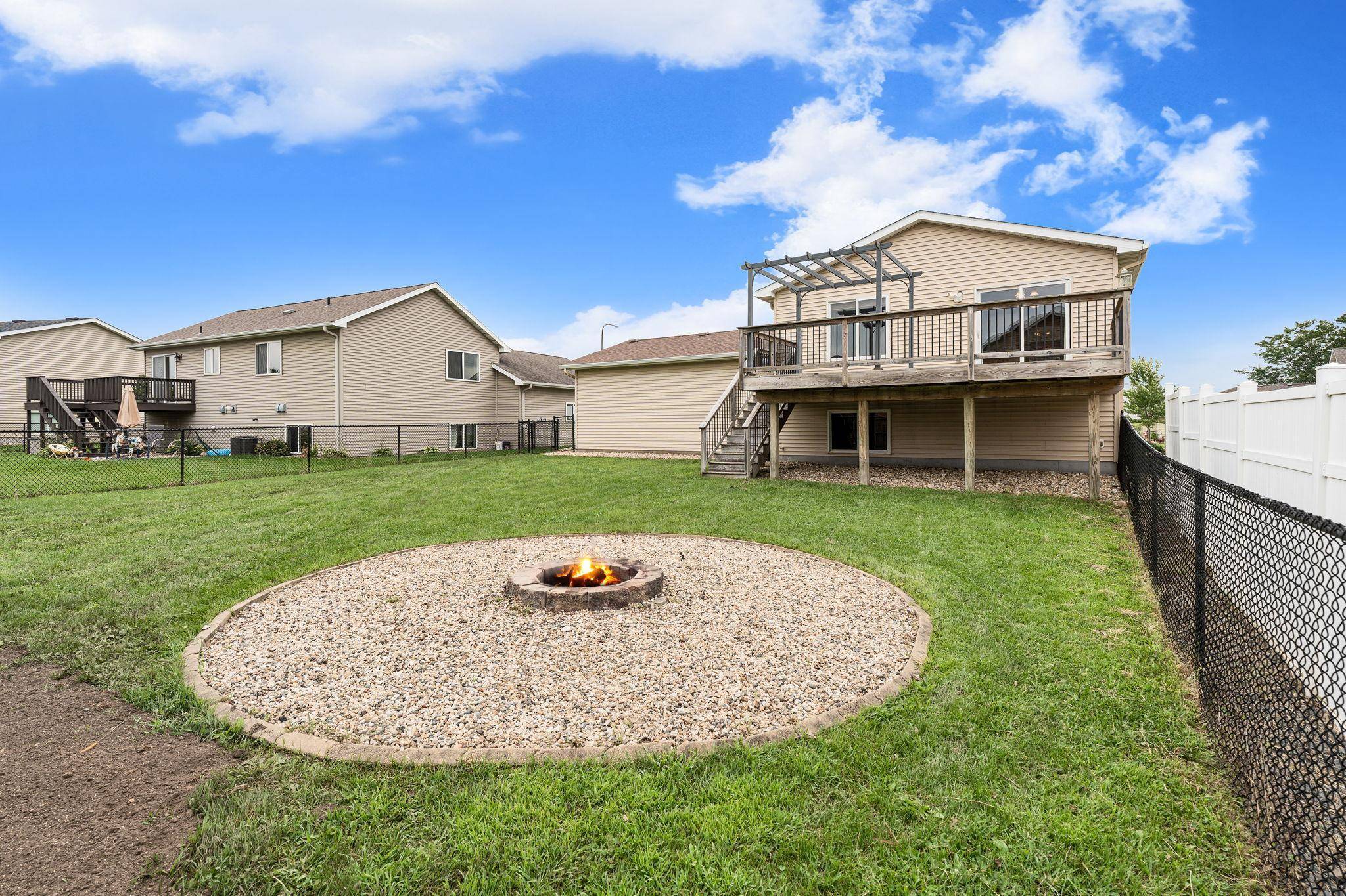 703 25th AVE NW, Austin, MN 55912