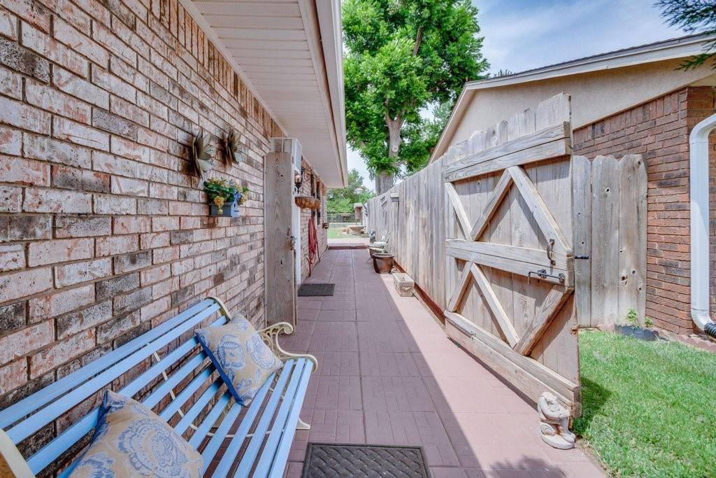 310 Christy DR, Lahoma, OK 73754