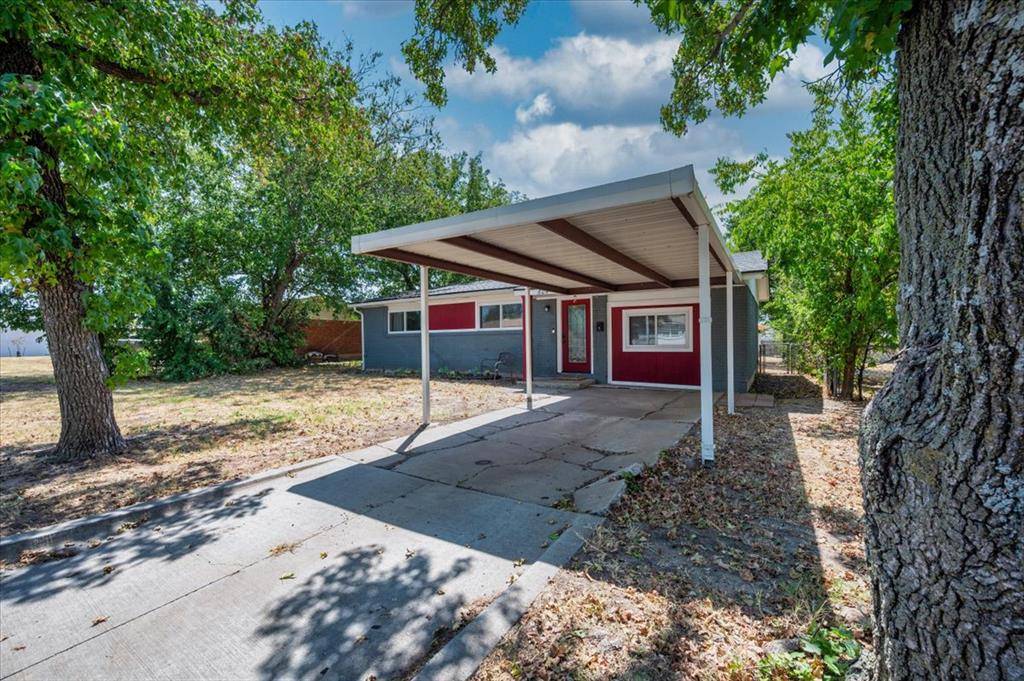 604 SW 14th ST, Moore, OK 73160