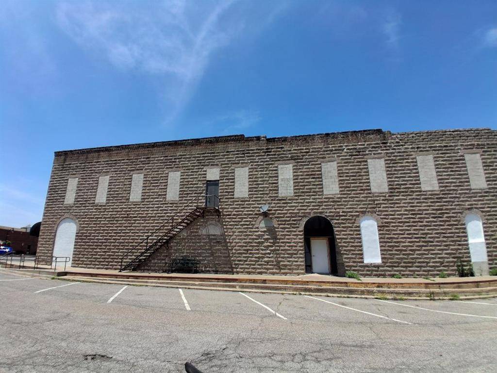 101 N Bdwy, Tecumseh, OK 74873