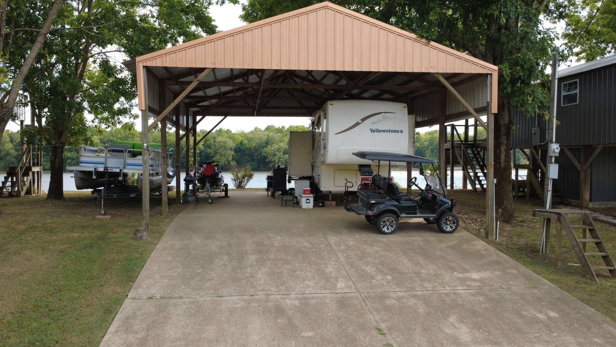 721 Beechview Rd, Clifton, TN 38425