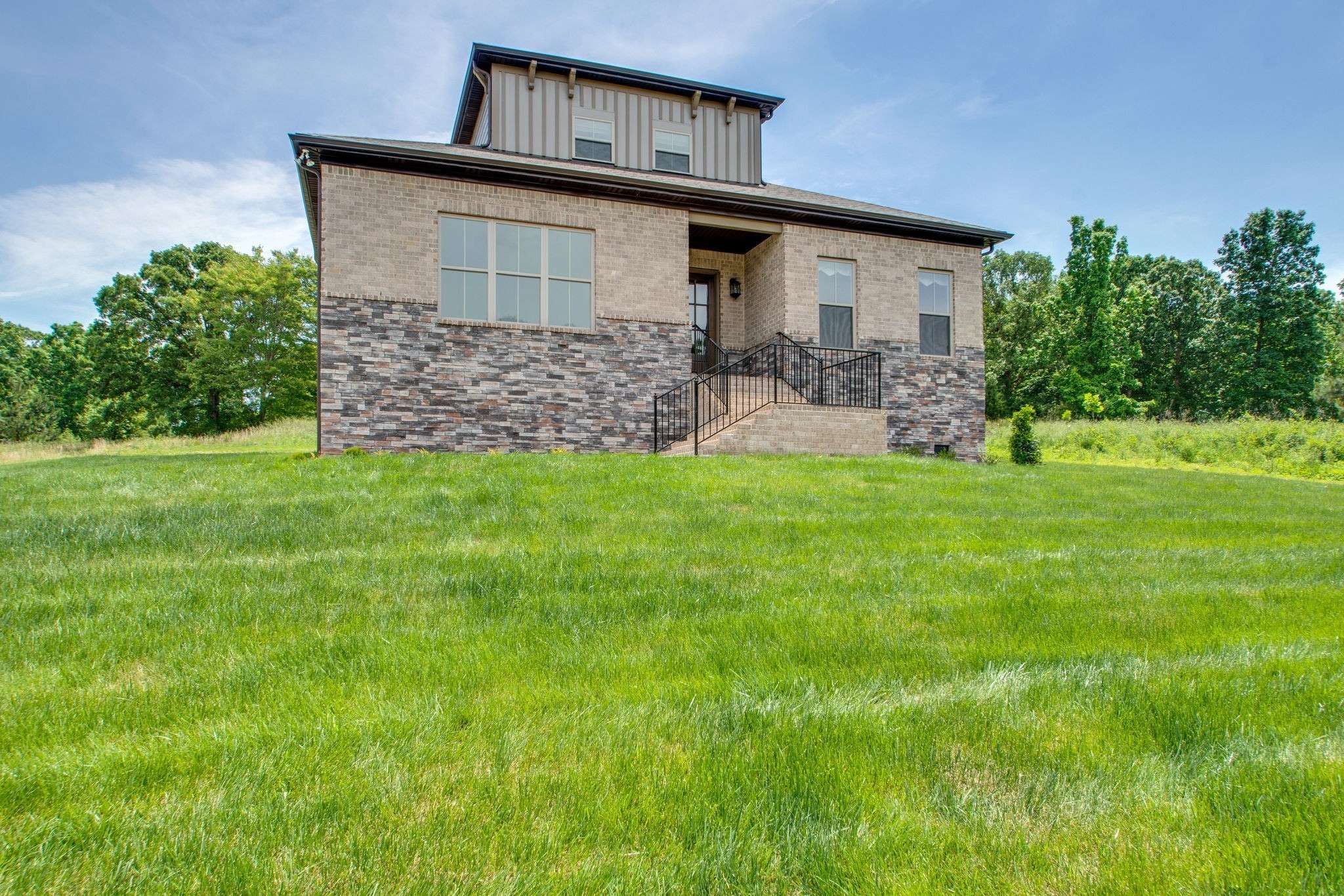 966 Hunters Lane, Springfield, TN 37172