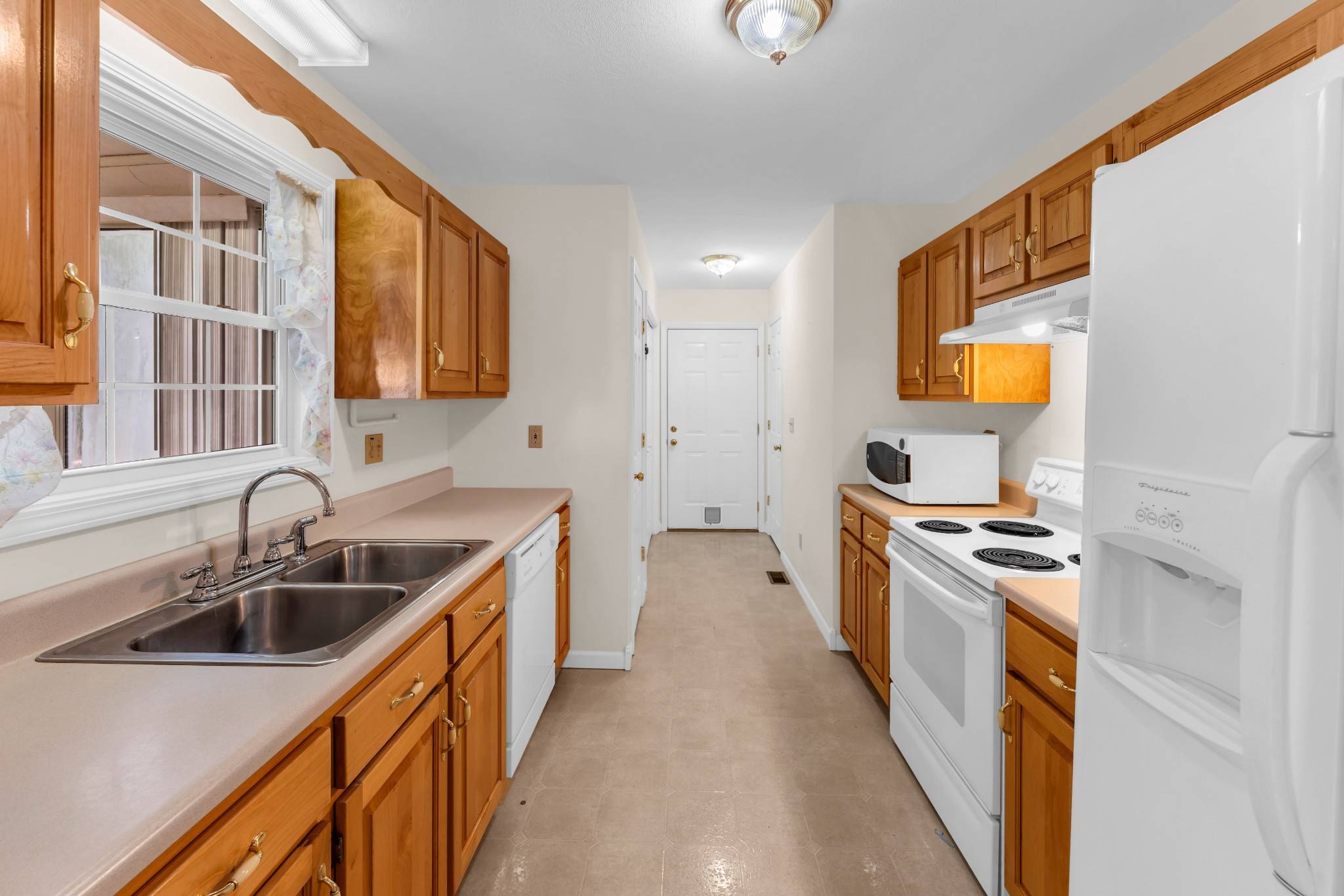 9044 Weketa Dr, Crossville, TN 38572
