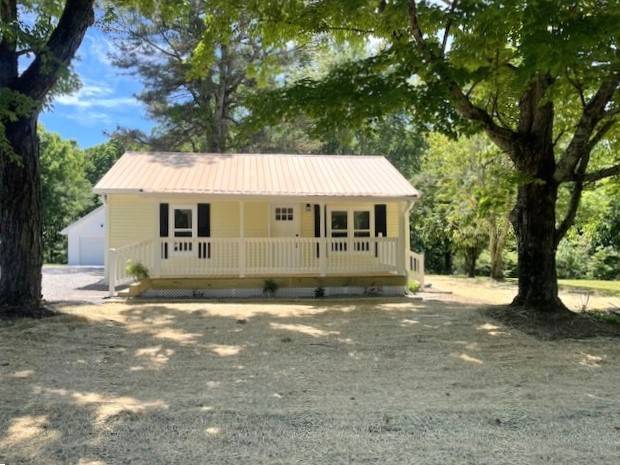 2625 Old Blacktop Rd, Mc Ewen, TN 37101