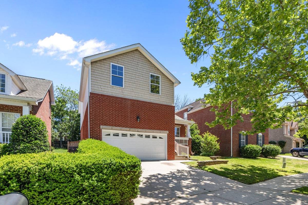 7020 Bridgeport Dr, Nashville, TN 37221