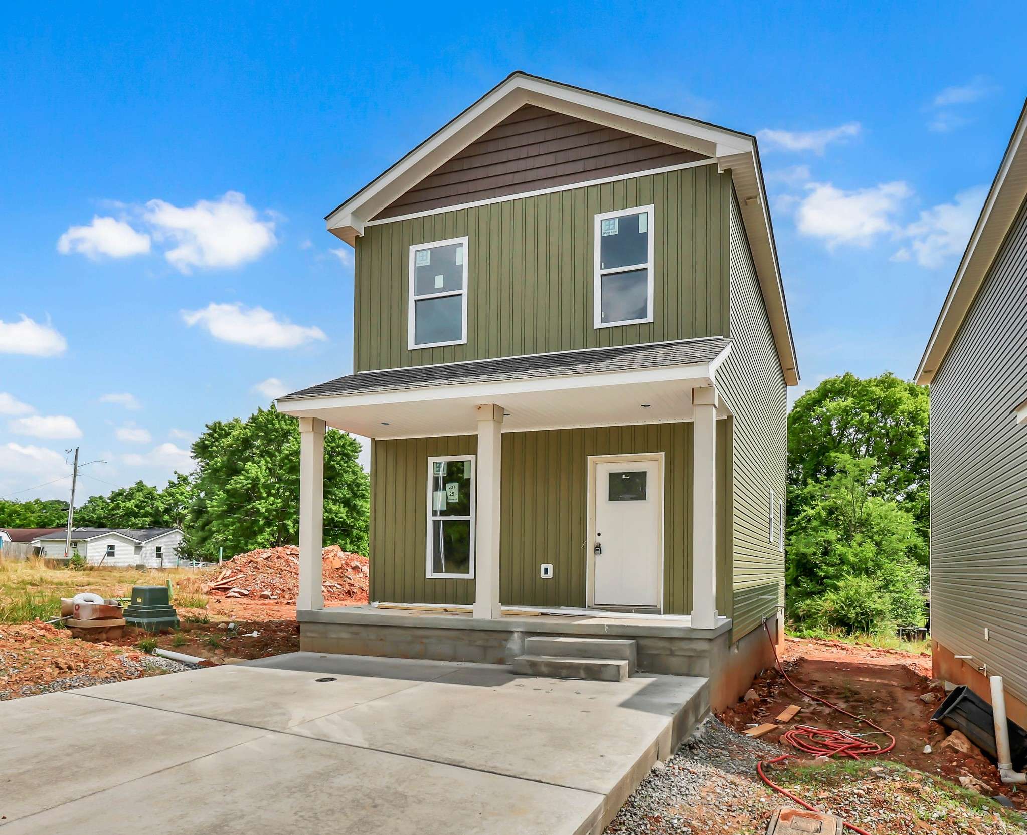 42 Dixon Dr, Clarksville, TN 37040