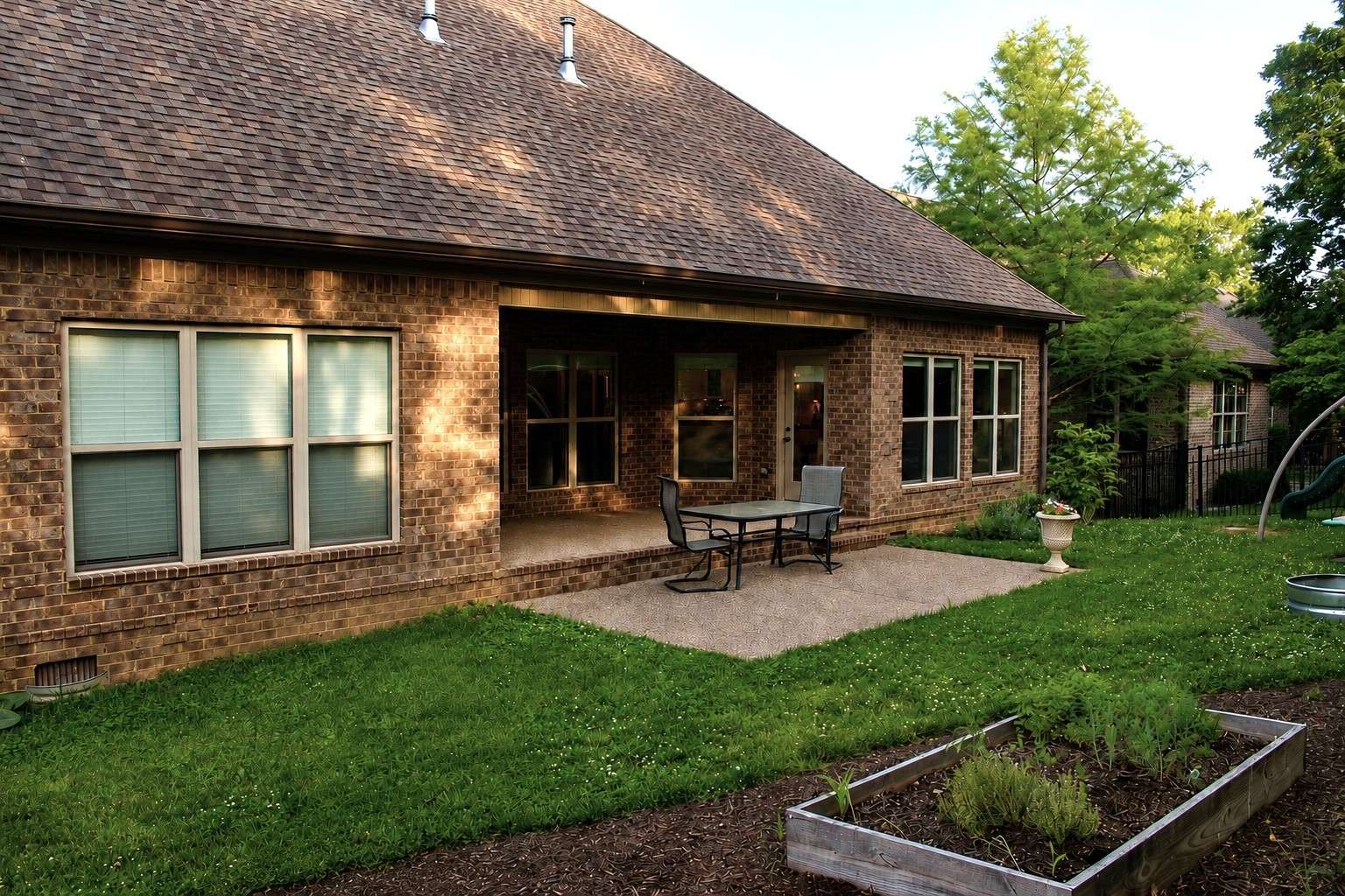 119 Stark Knob Rd, Hendersonville, TN 37075