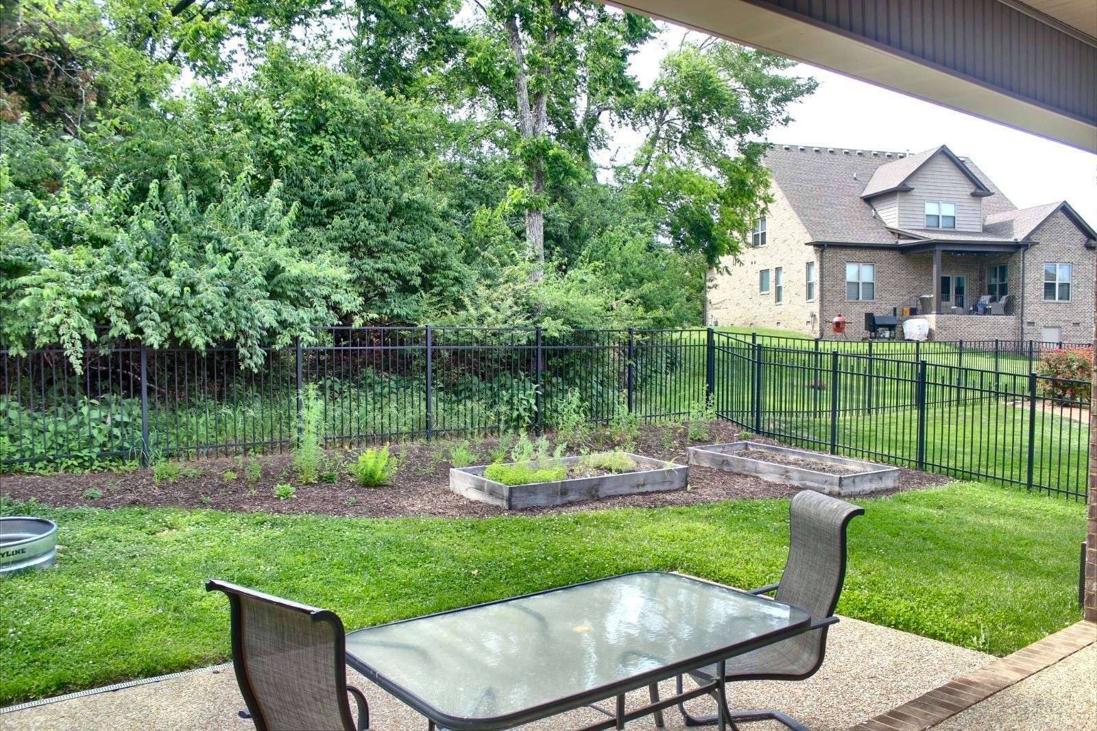 119 Stark Knob Rd, Hendersonville, TN 37075