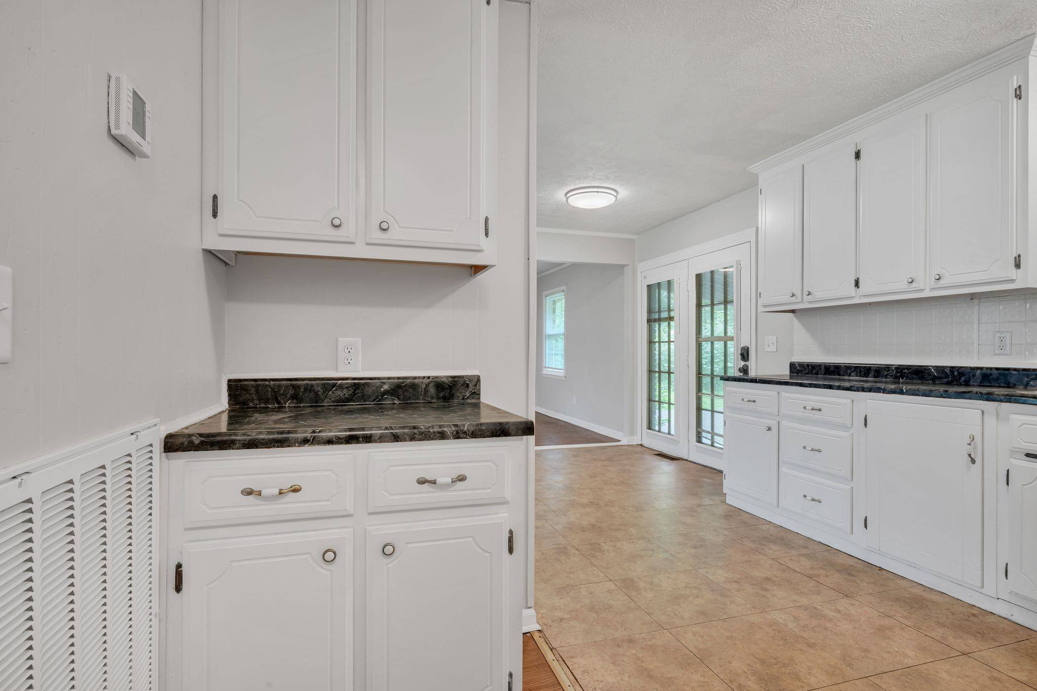100 Kennel Rd, Dickson, TN 37055