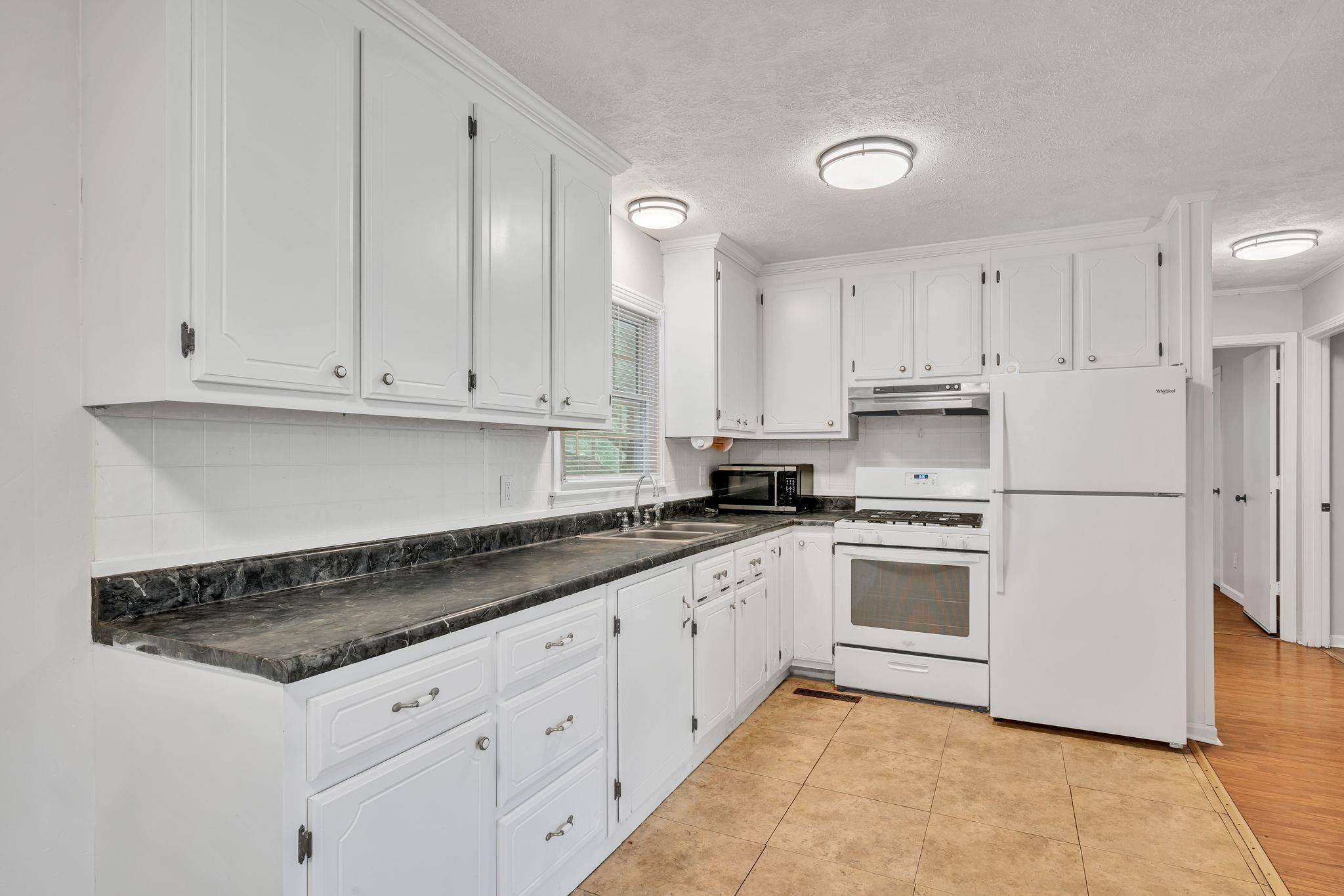 100 Kennel Rd, Dickson, TN 37055