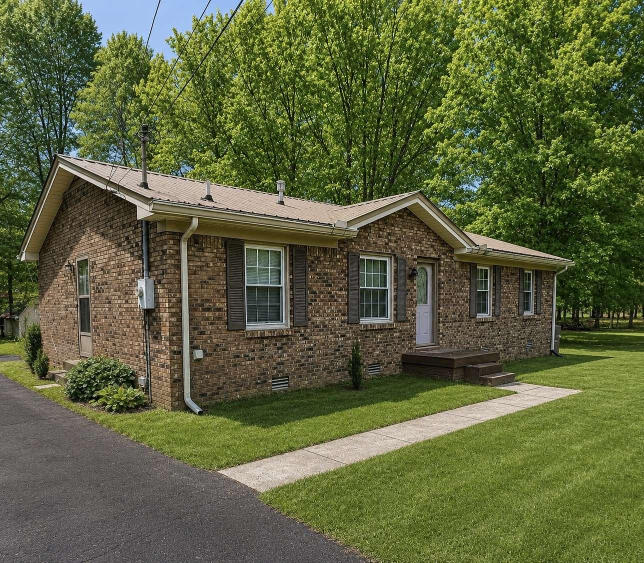 100 Kennel Rd, Dickson, TN 37055
