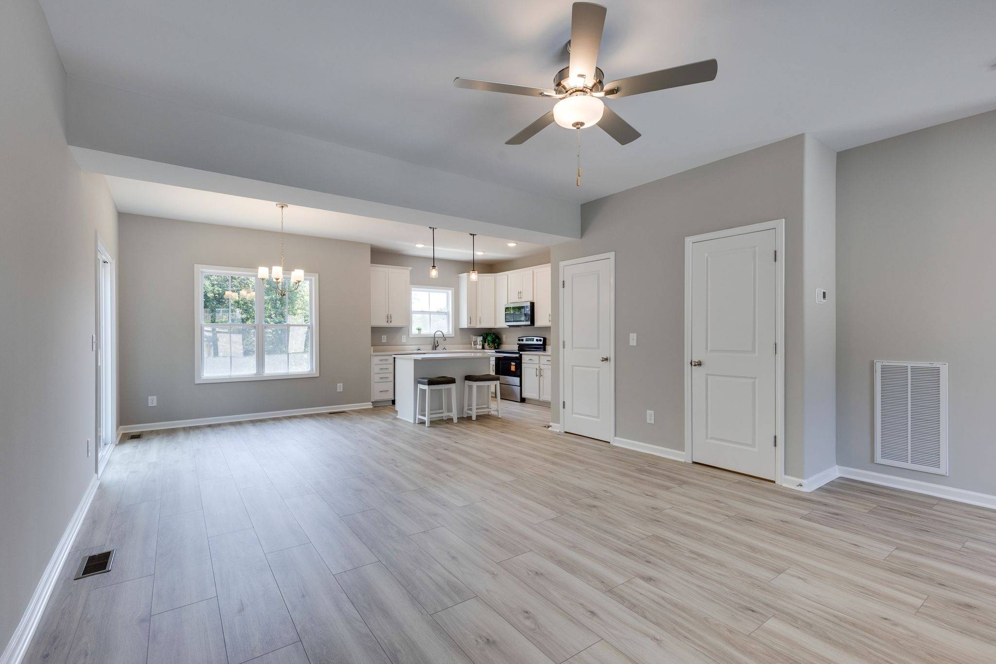 407 Cook Dr, Clarksville, TN 37042