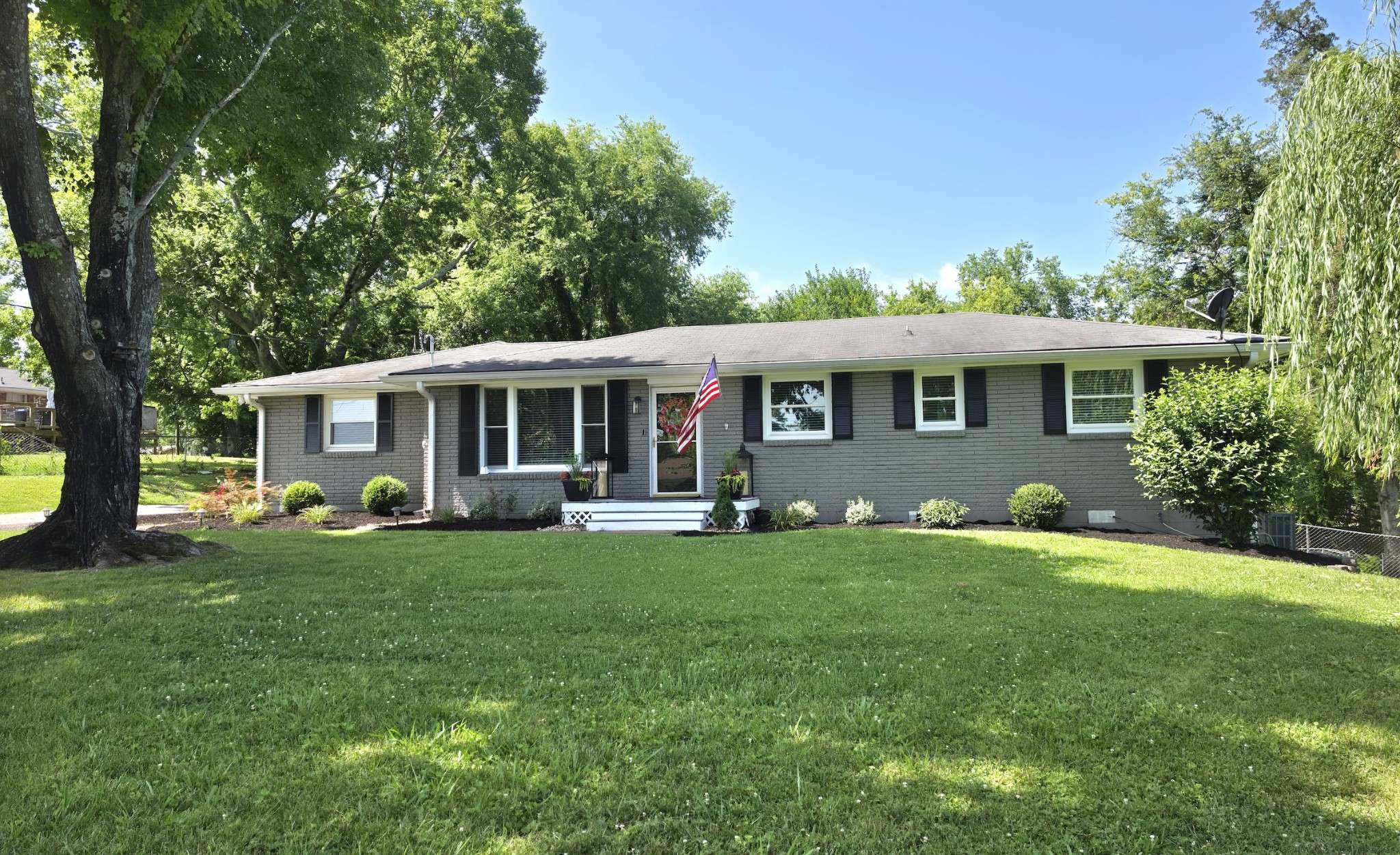 210 Elnora Ct, Hendersonville, TN 37075