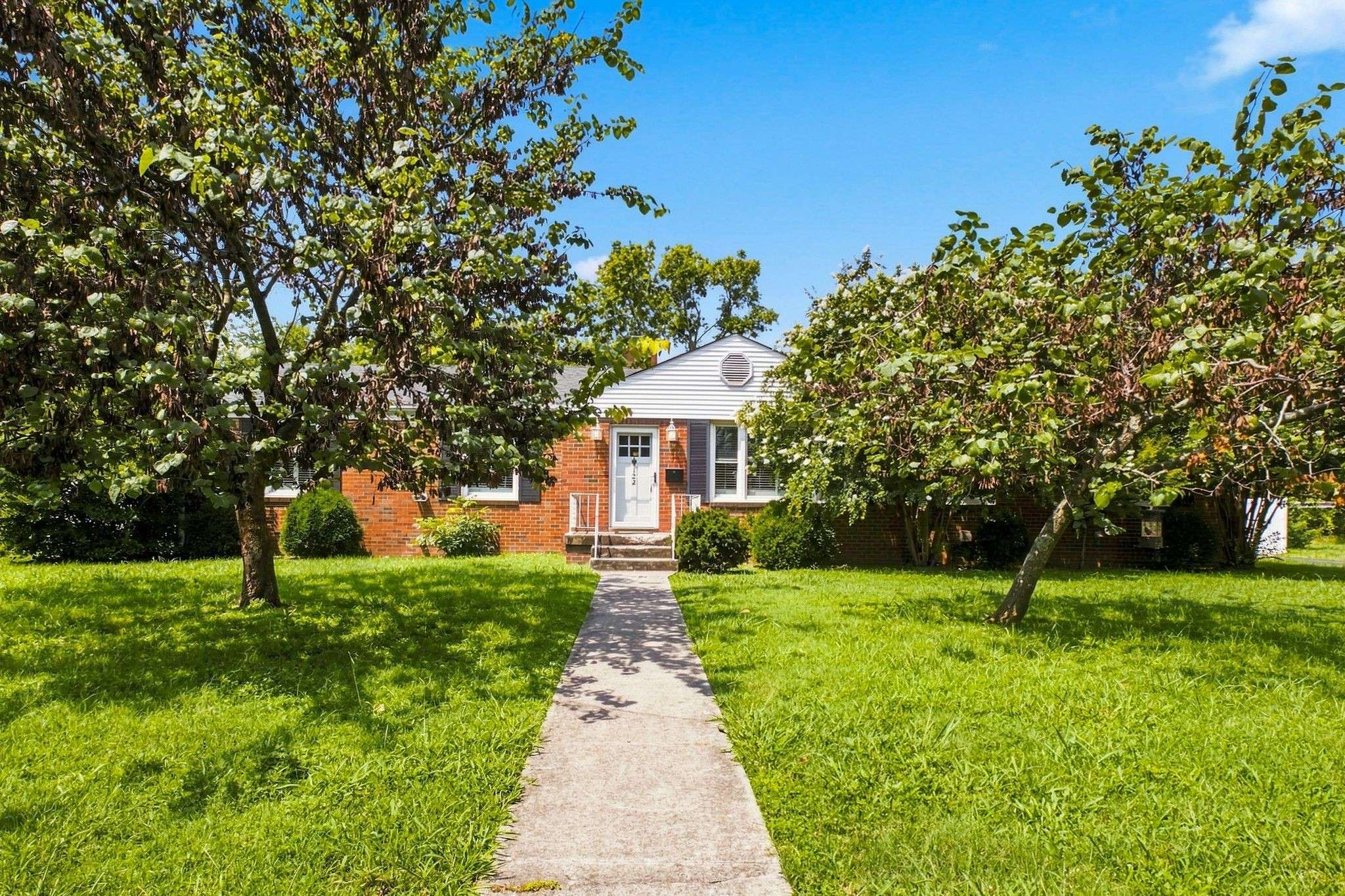 122 Hammond Ave, Lebanon, TN 37087