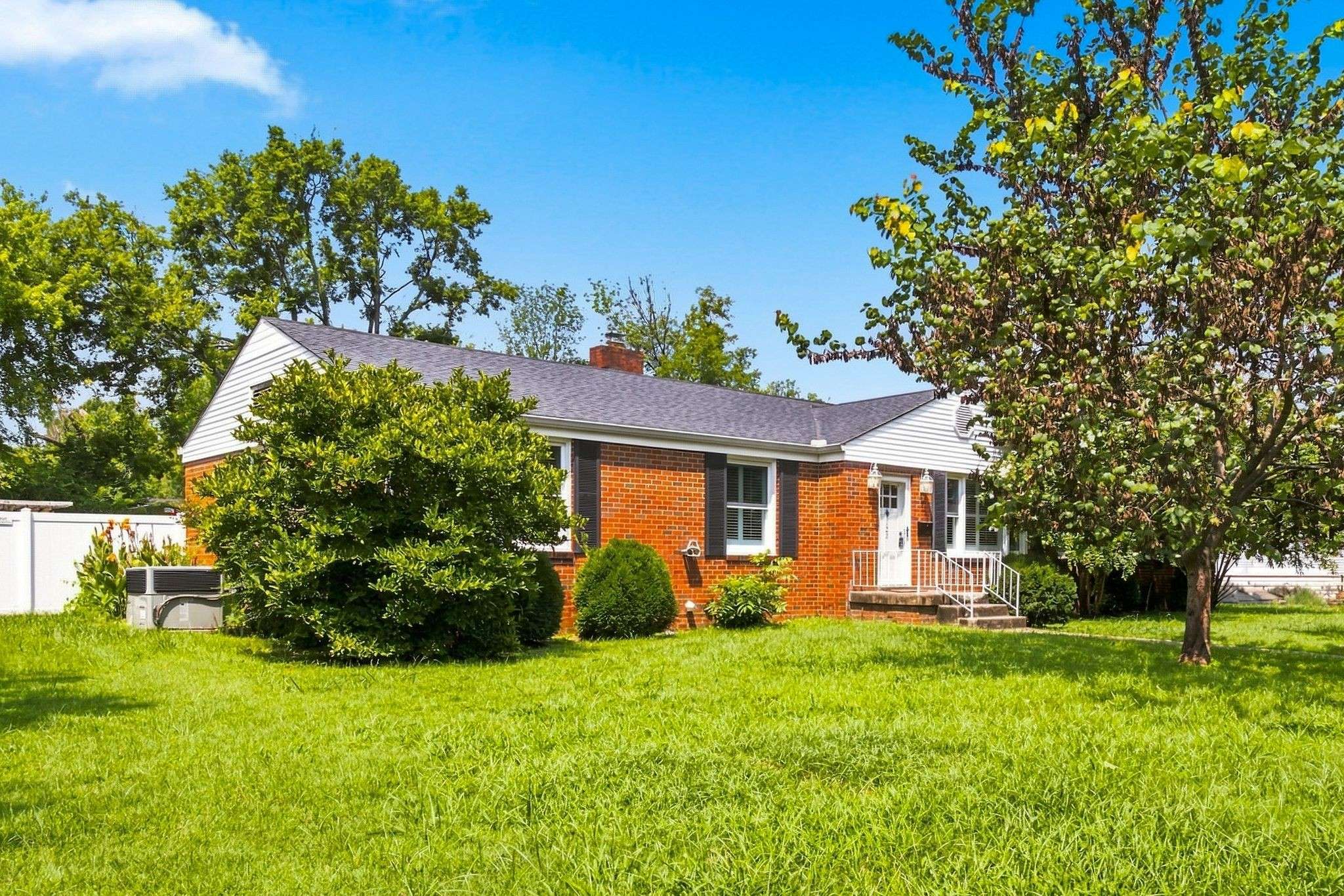 122 Hammond Ave, Lebanon, TN 37087