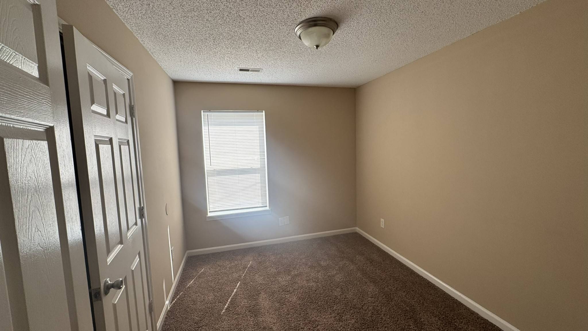 516 Patricia Ln #33, Oak Grove, KY 42262